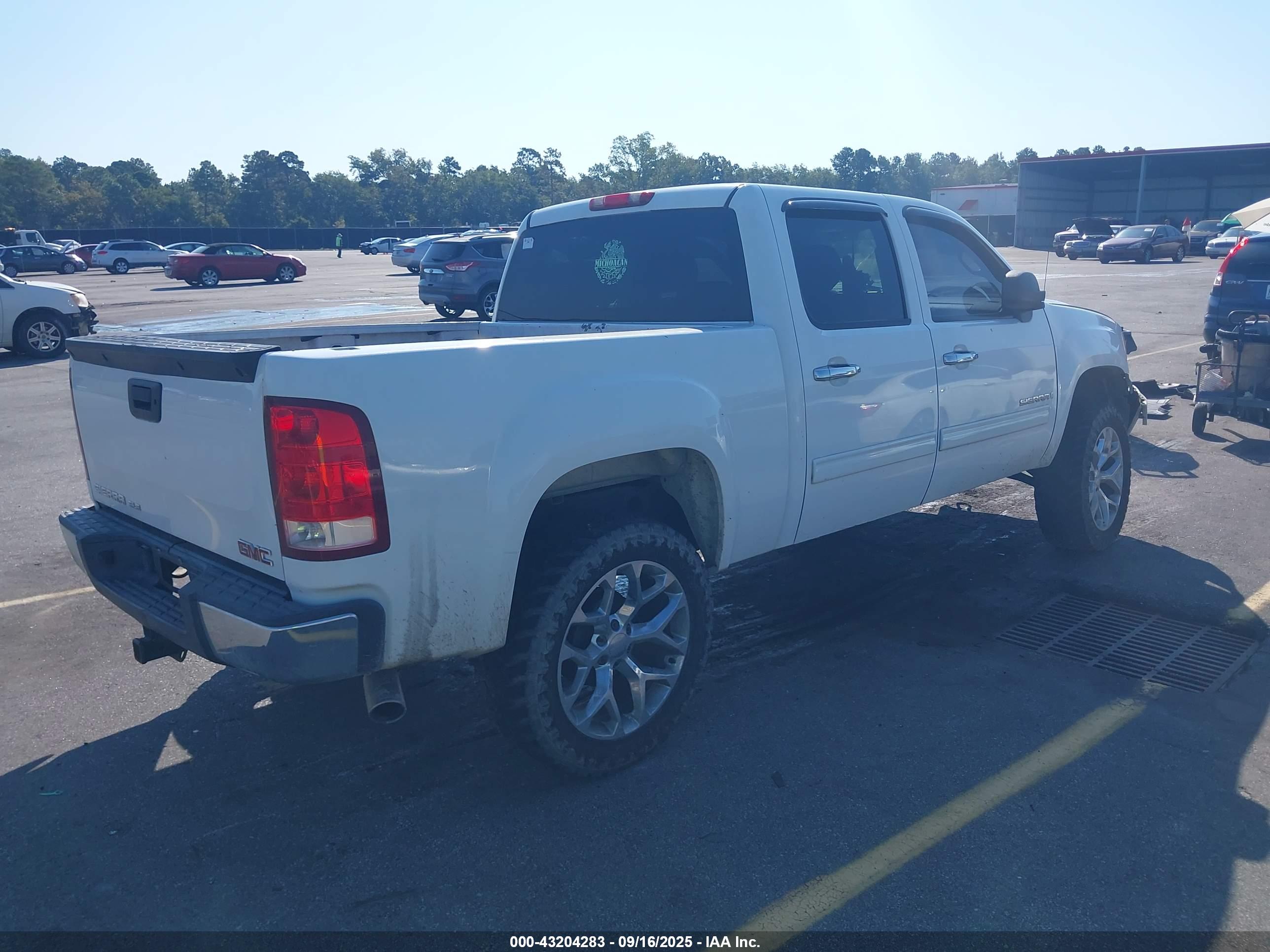 GMC SIERRA image 4