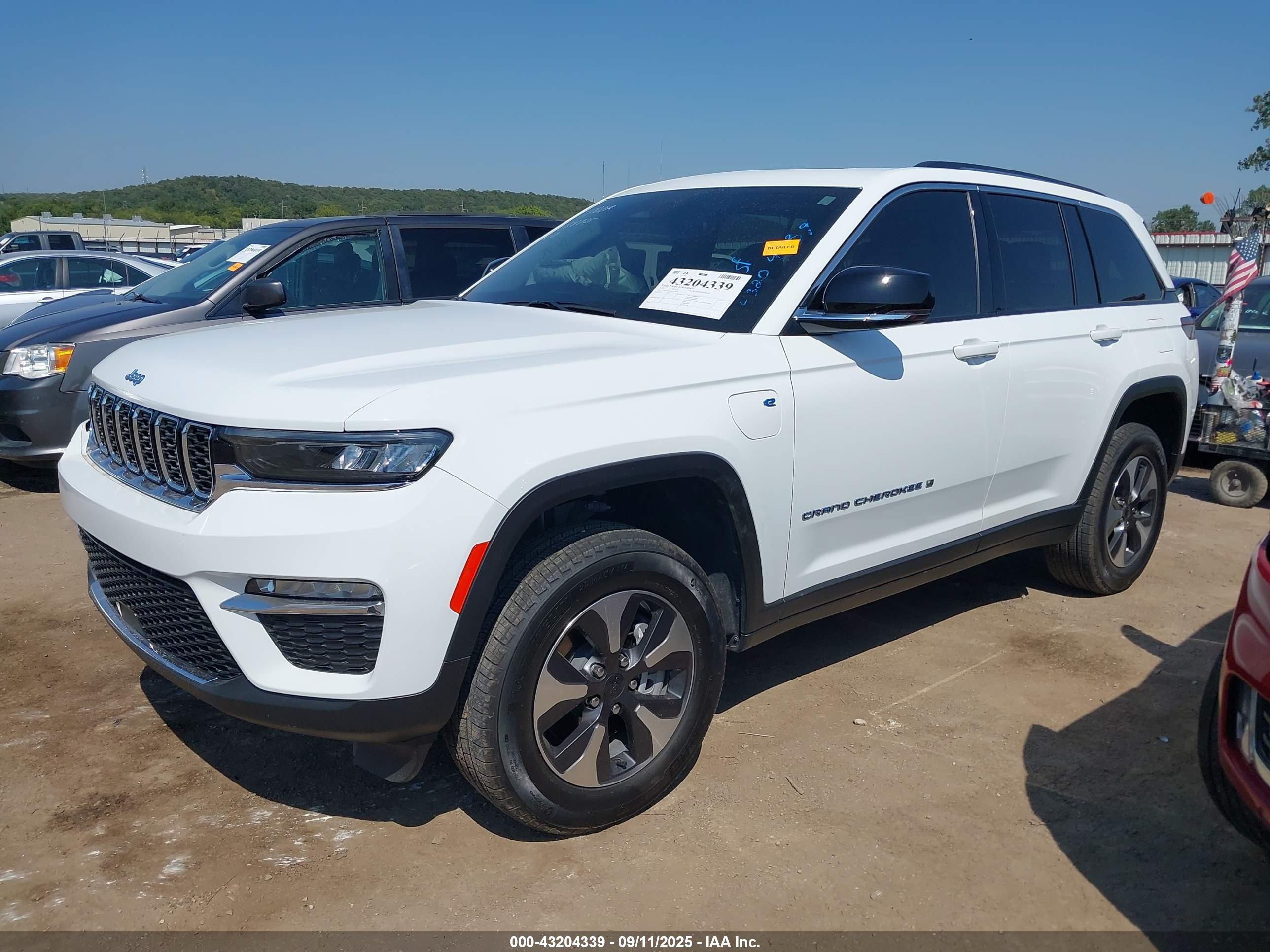JEEP GRAND image 2