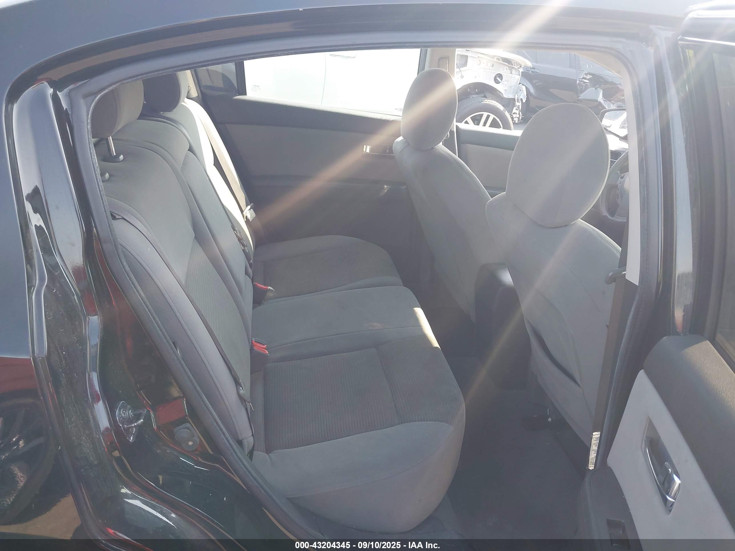 NISSAN SENTRA image 8