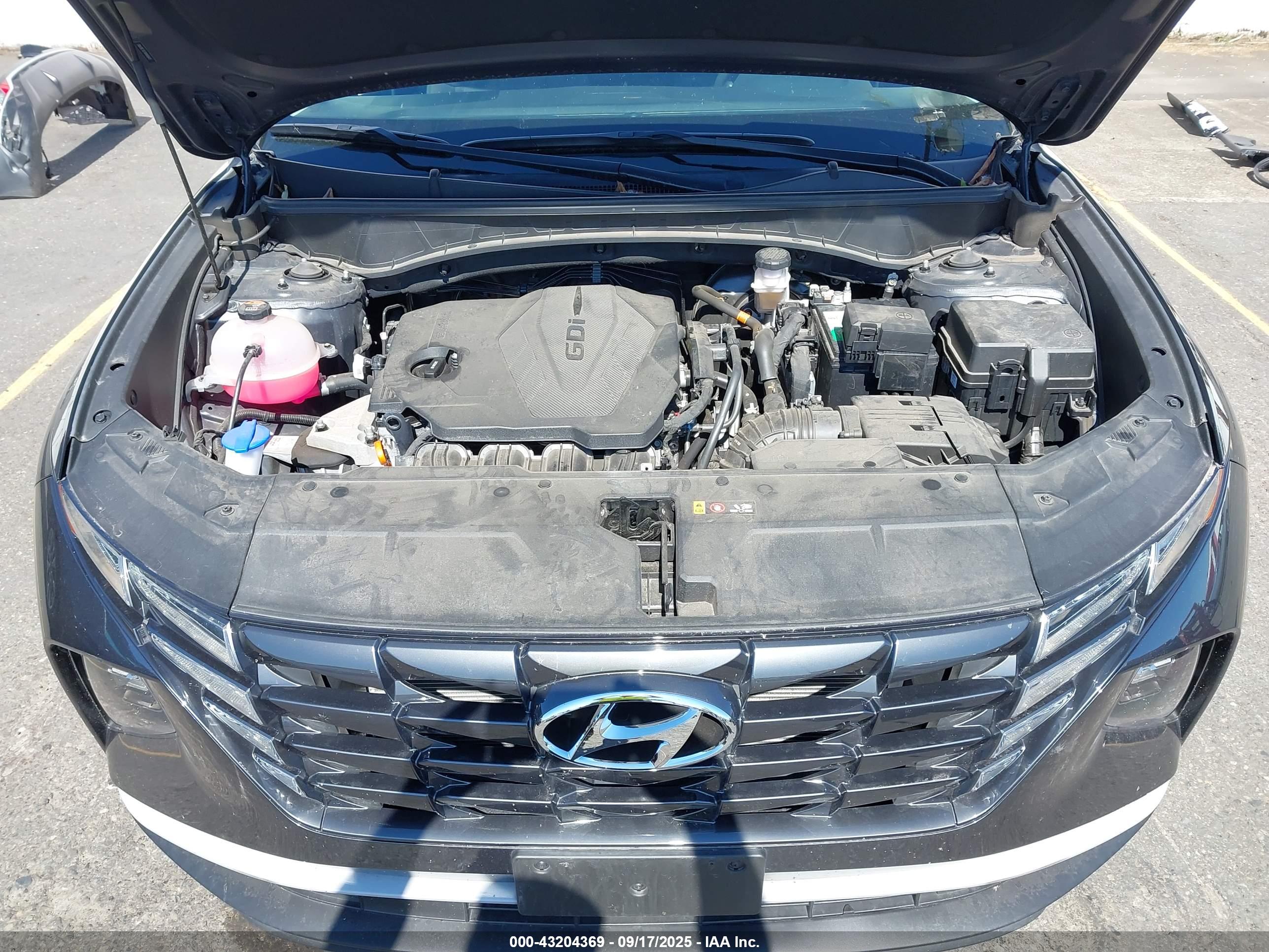 HYUNDAI TUCSON image 10