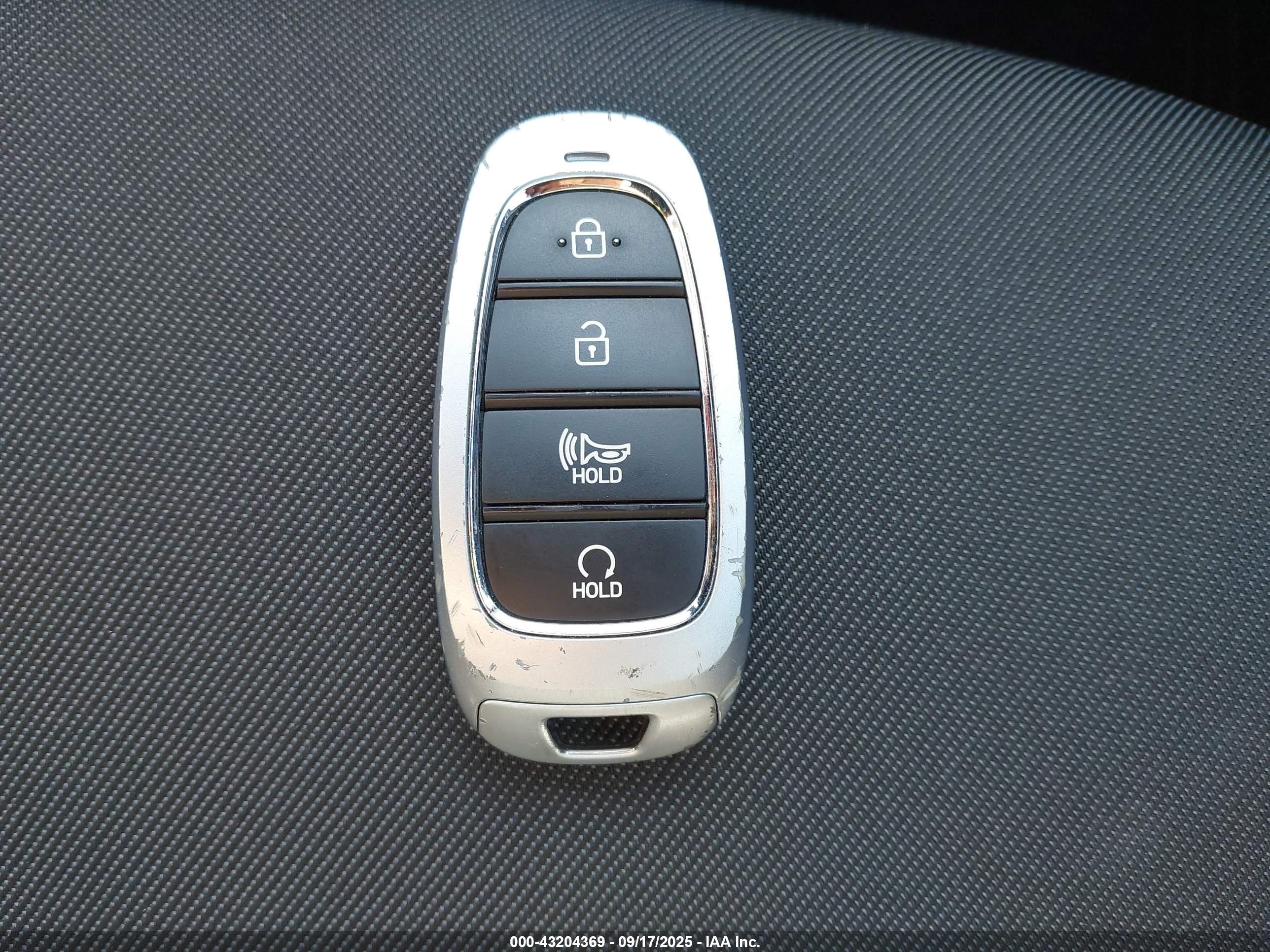 HYUNDAI TUCSON image 11