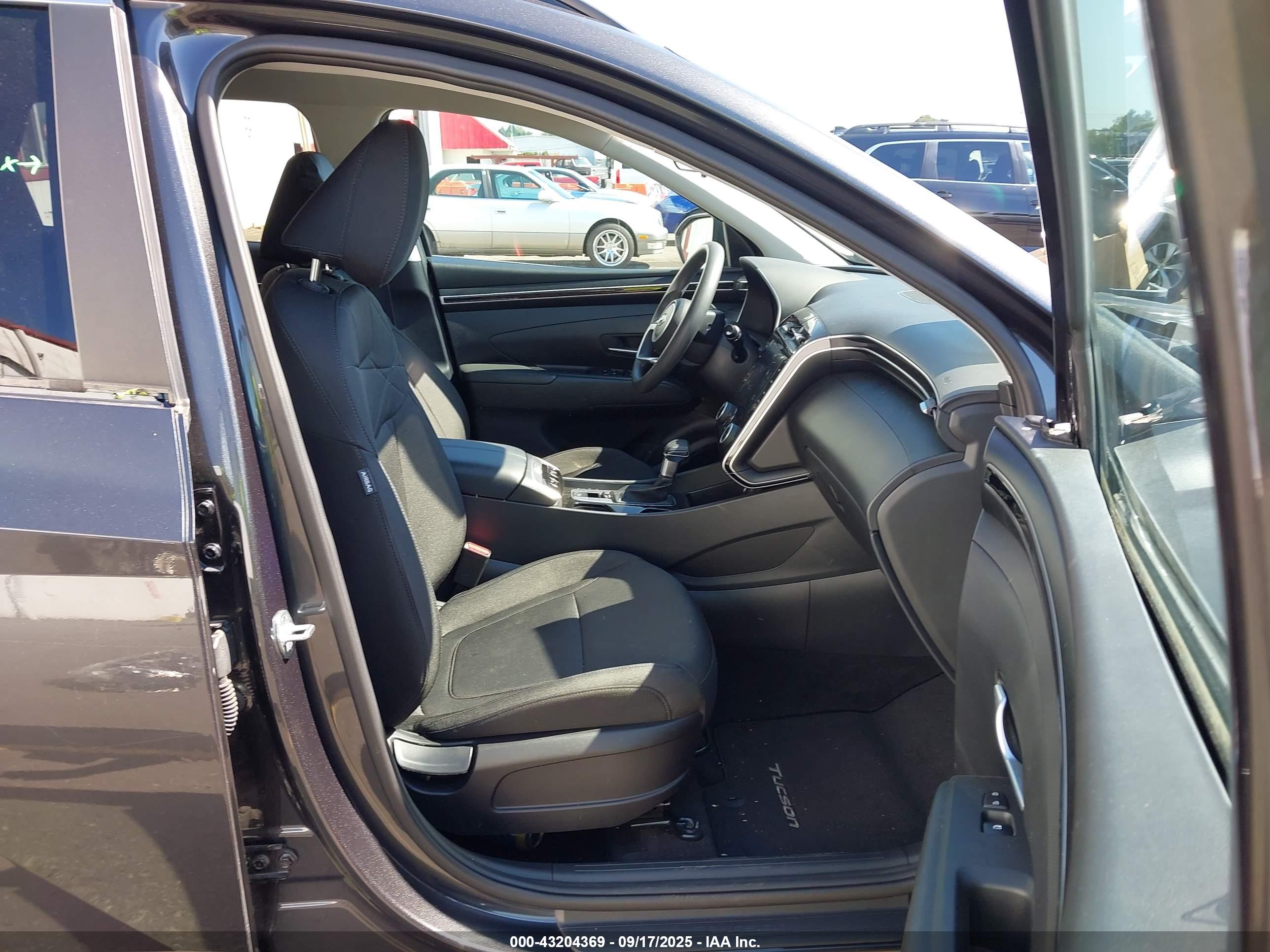 HYUNDAI TUCSON image 5