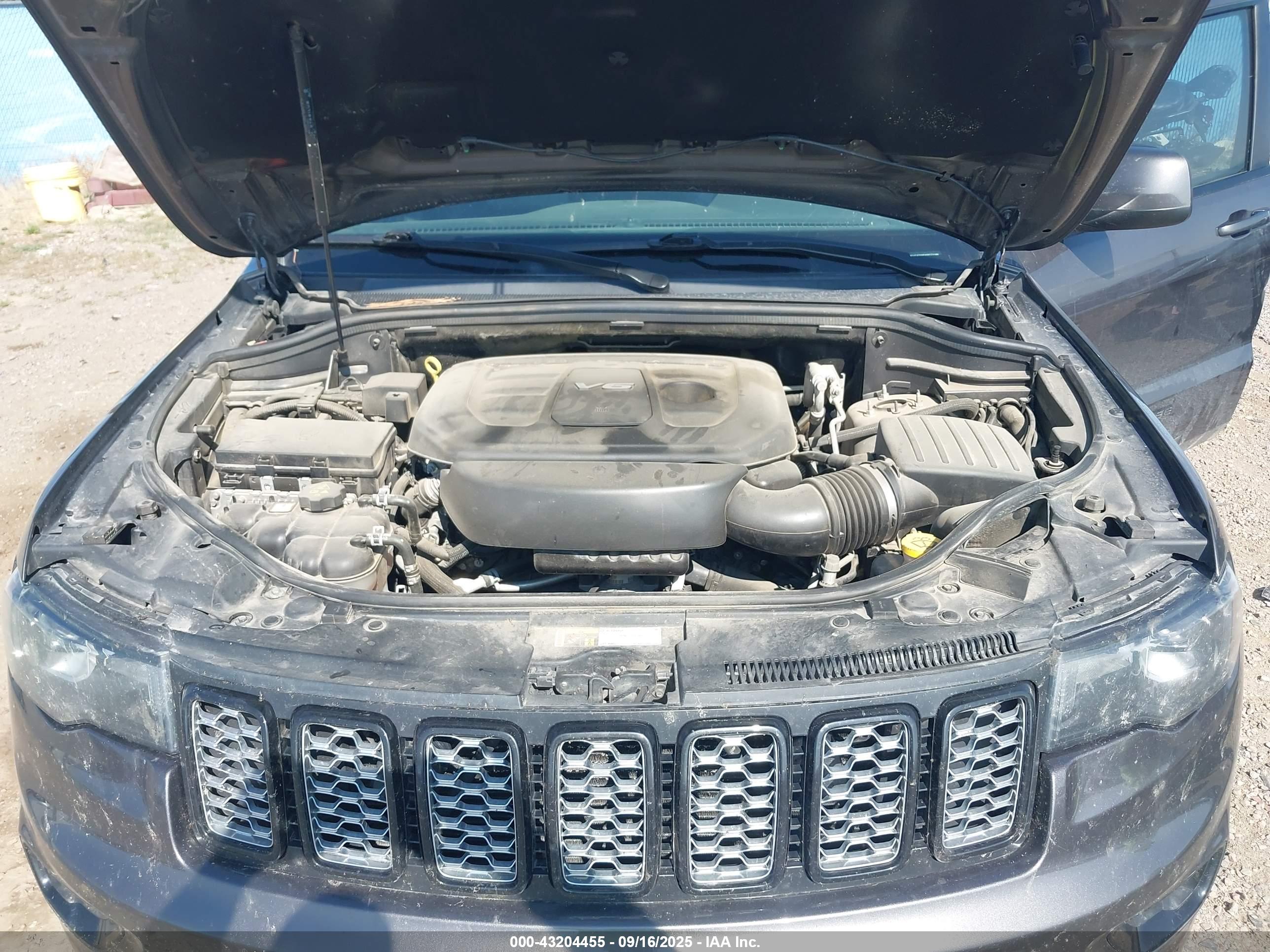 JEEP GRAND image 10