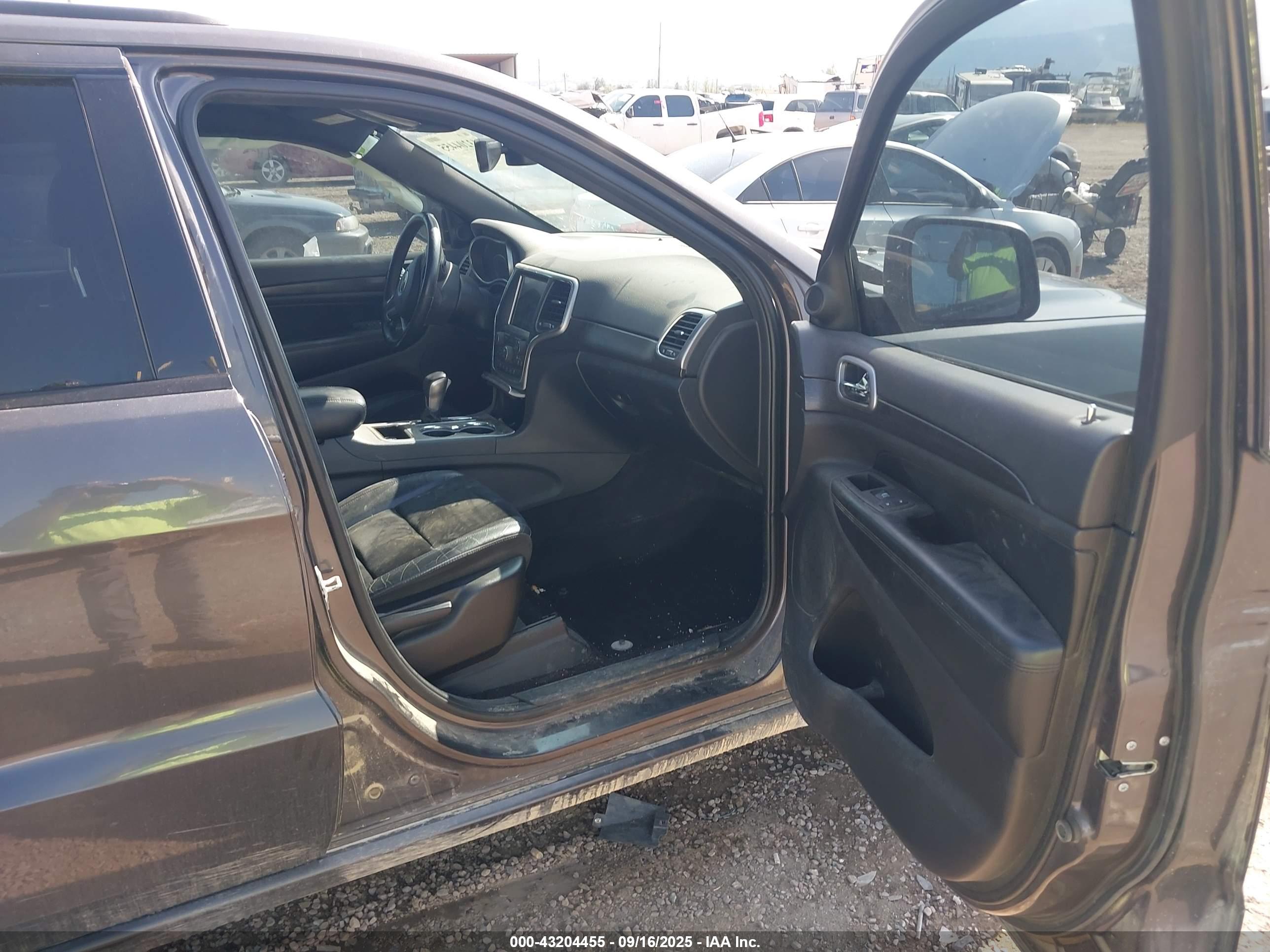 JEEP GRAND image 5