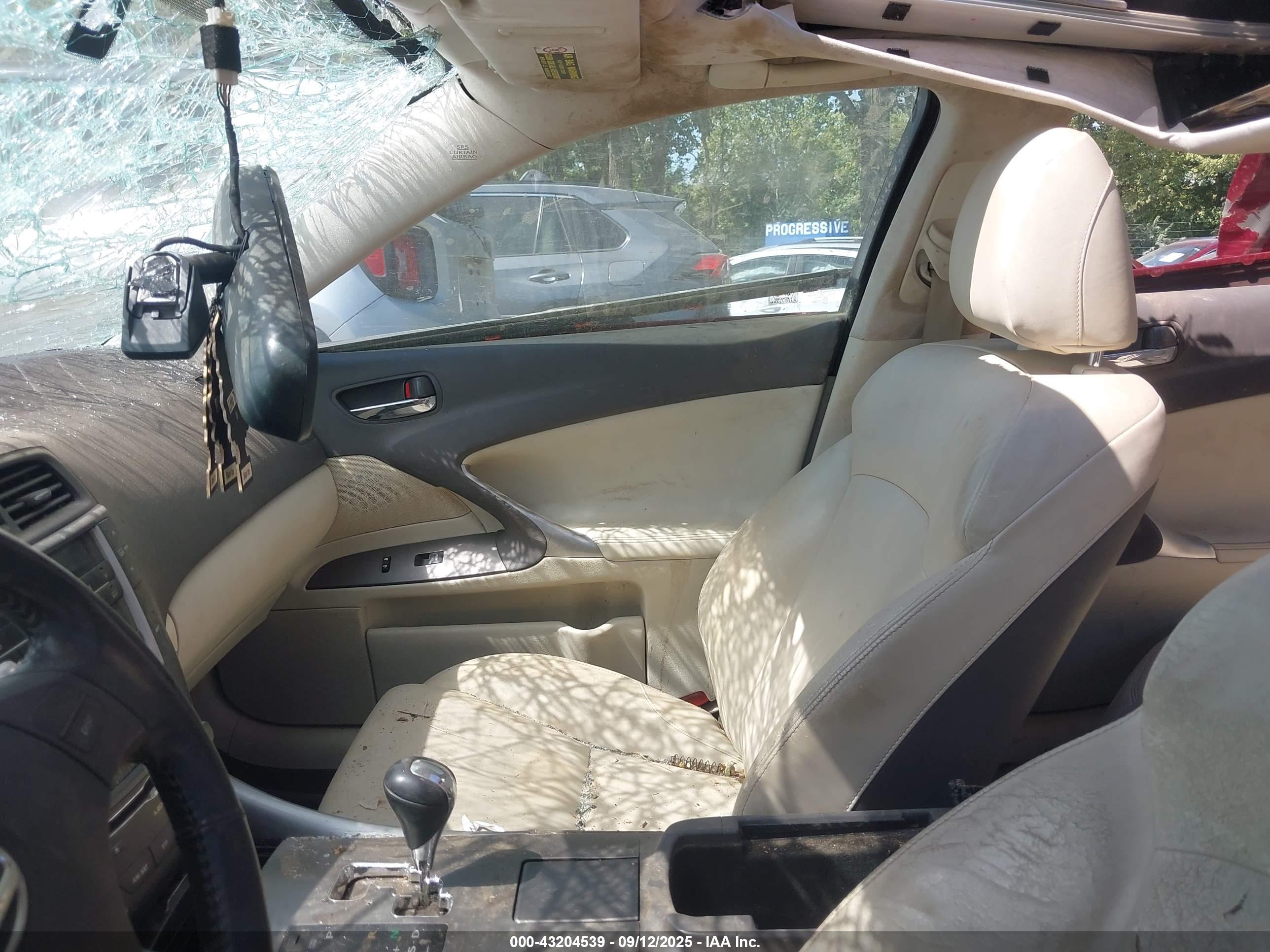 LEXUS IS image 5