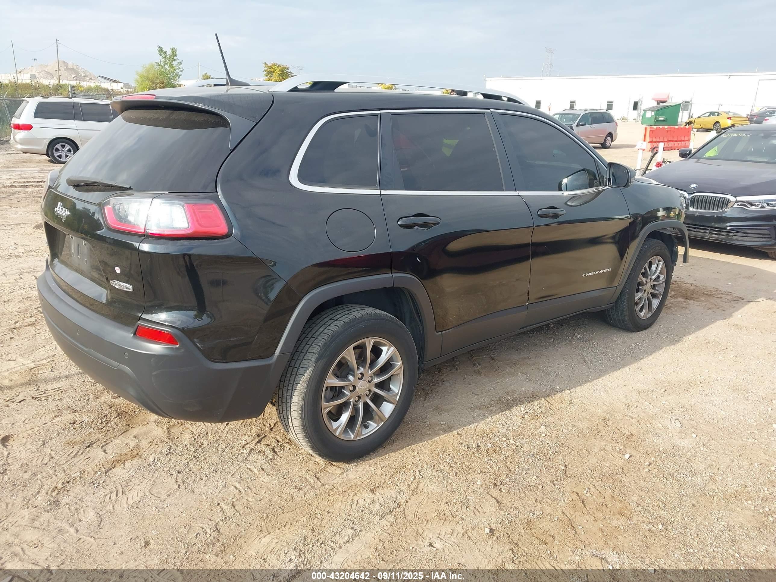 JEEP CHEROKEE image 4