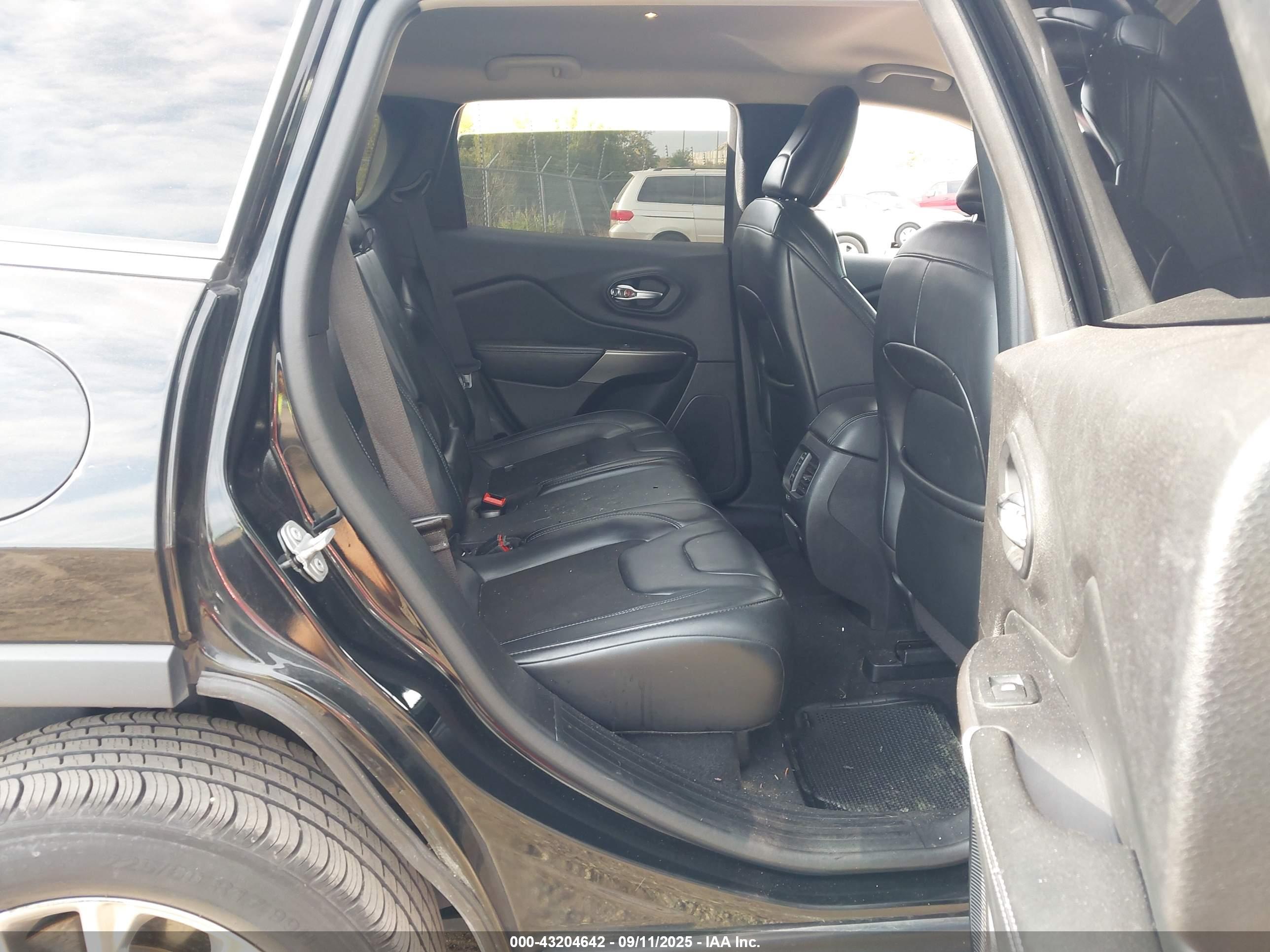 JEEP CHEROKEE image 8