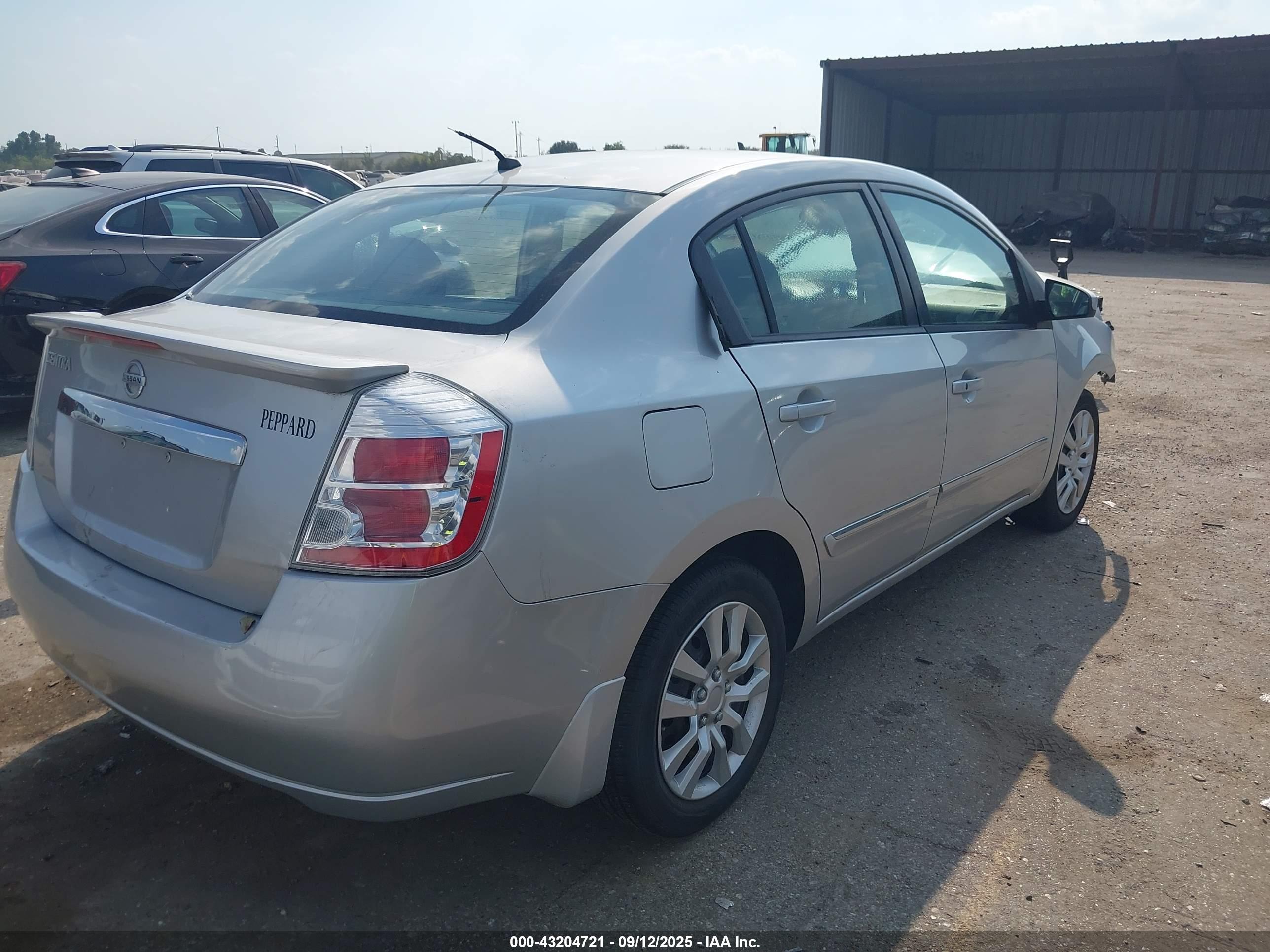 NISSAN SENTRA image 4