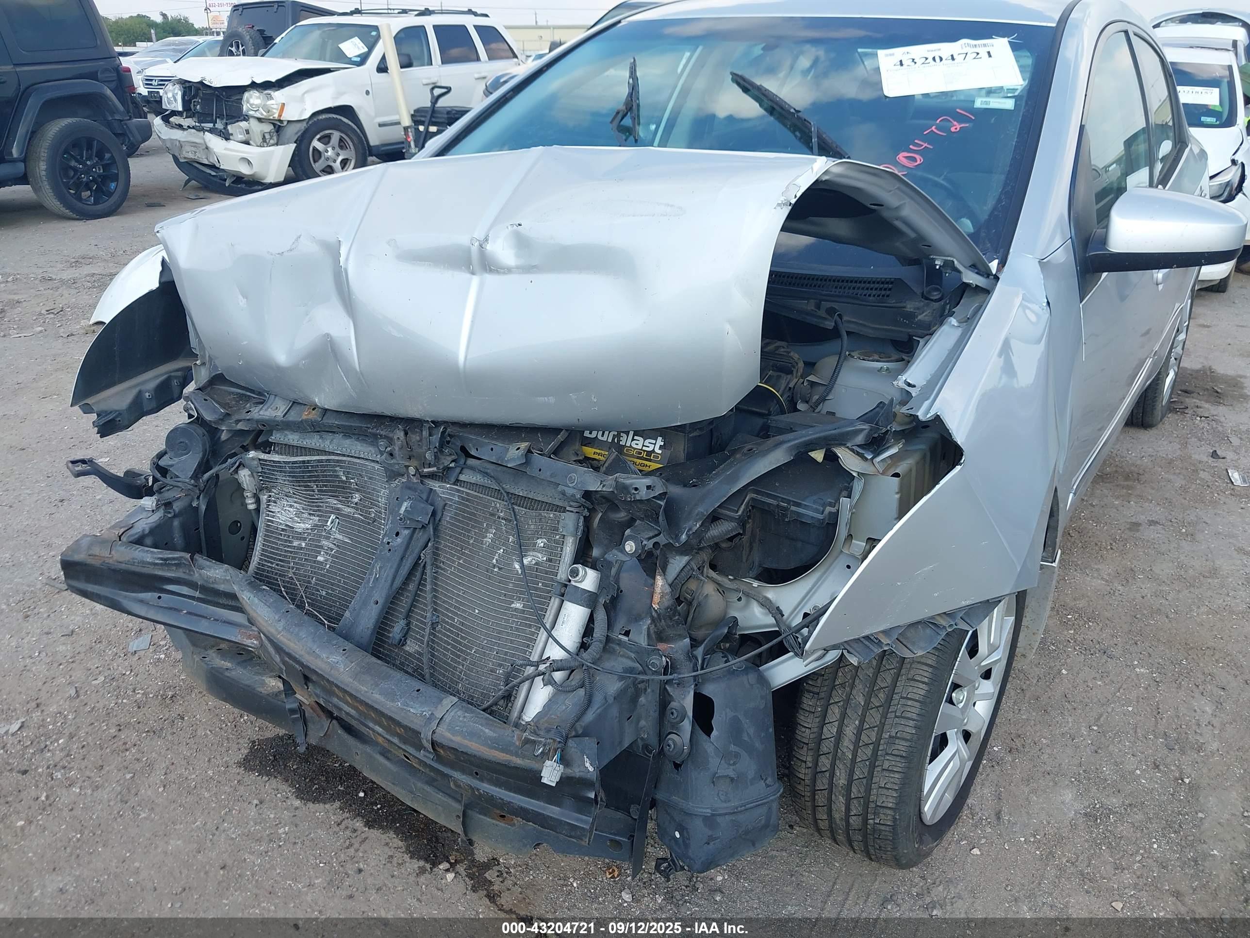 NISSAN SENTRA image 6