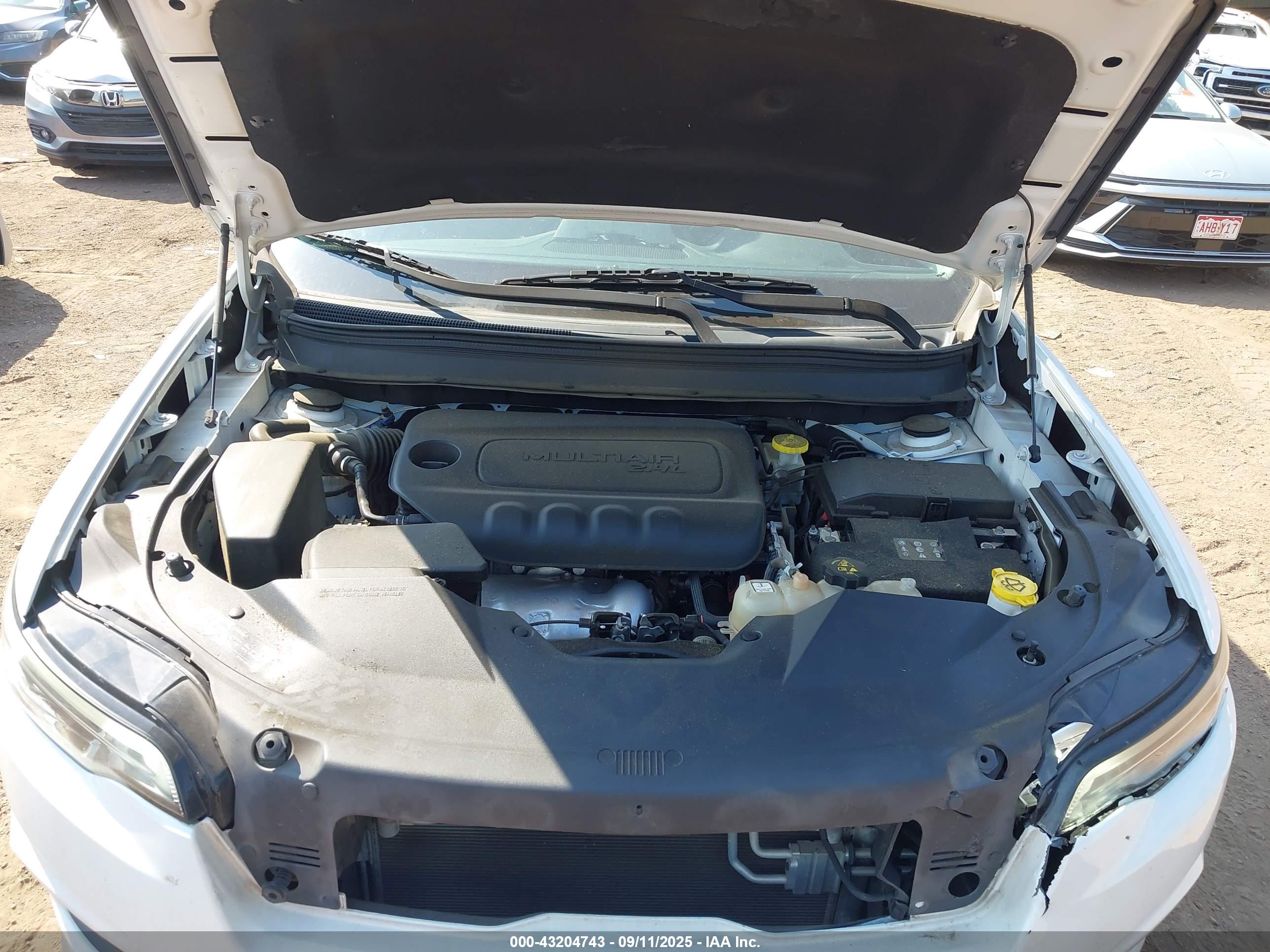 JEEP CHEROKEE image 10