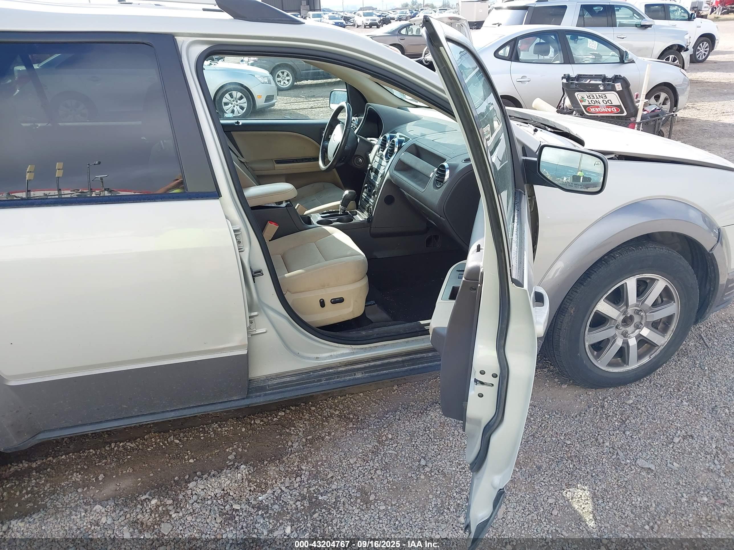 FORD TAURUS image 5