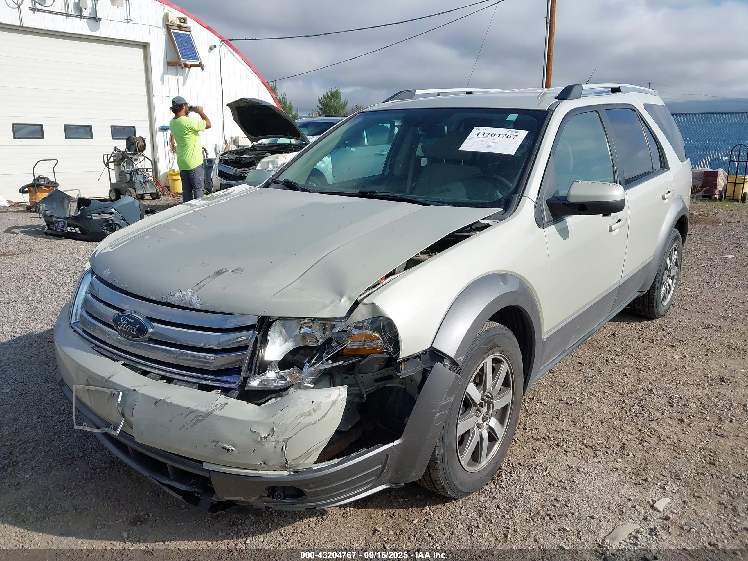 FORD TAURUS image 6