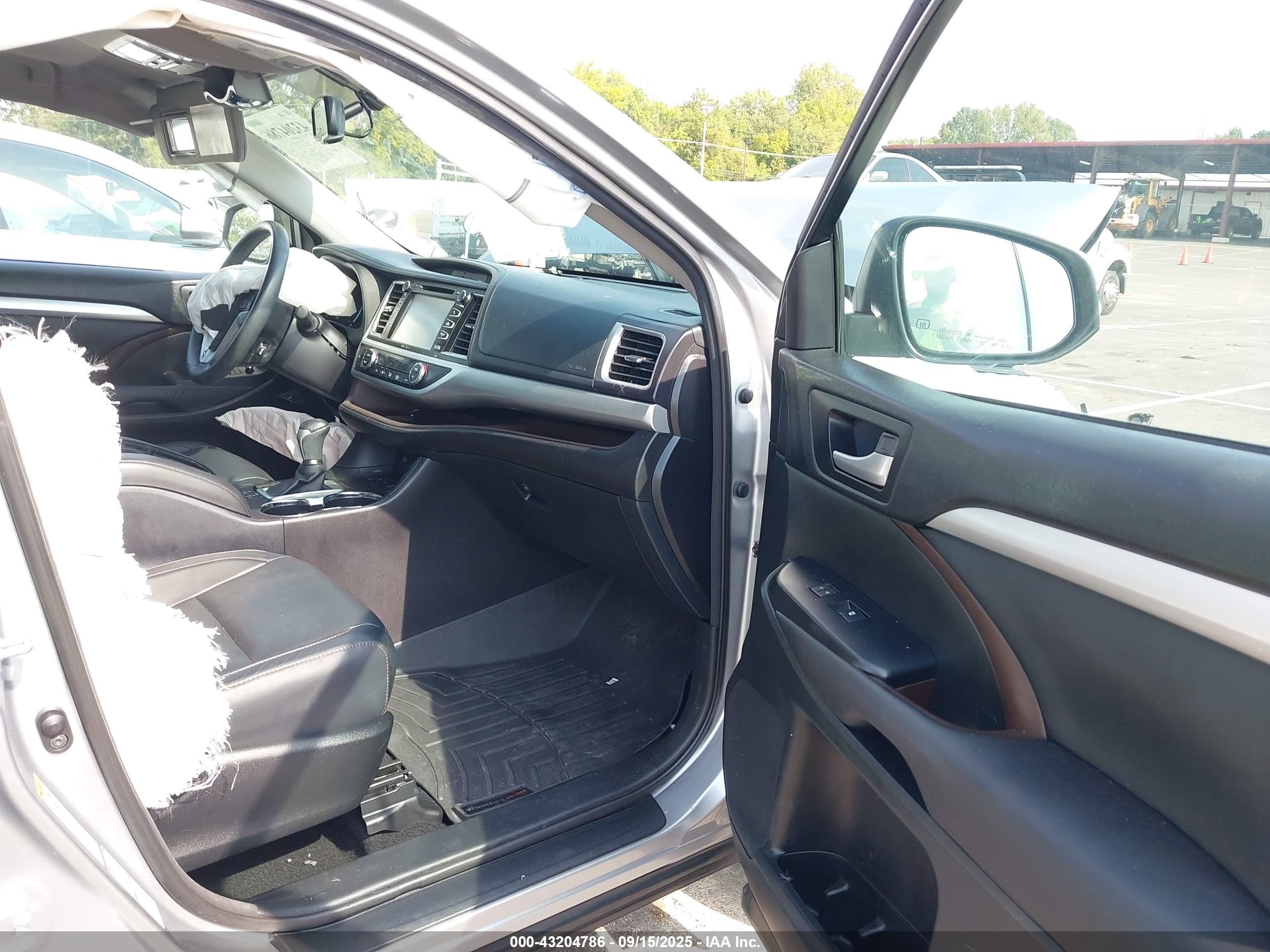 TOYOTA HIGHLANDER image 5