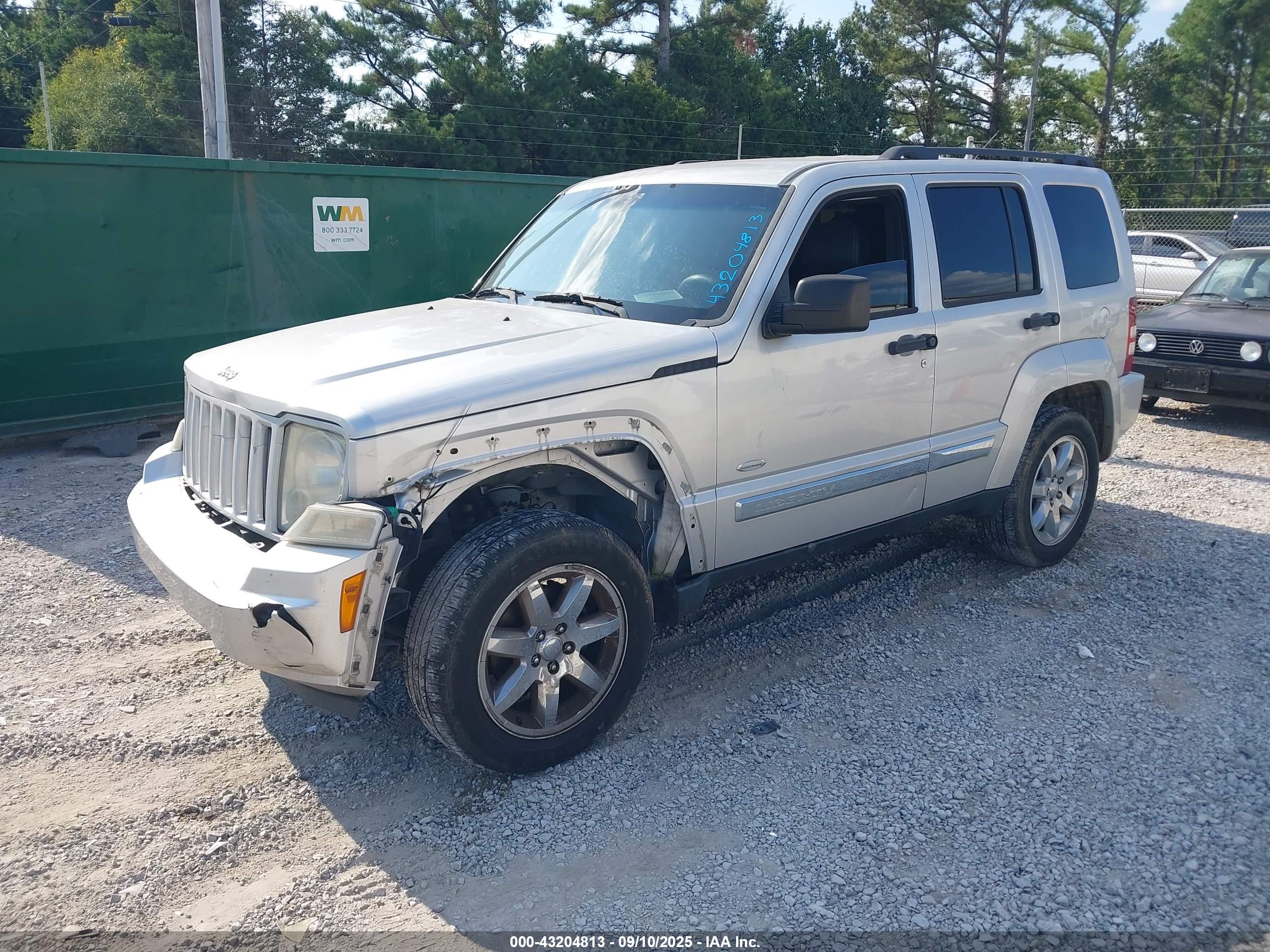 JEEP LIBERTY image 2