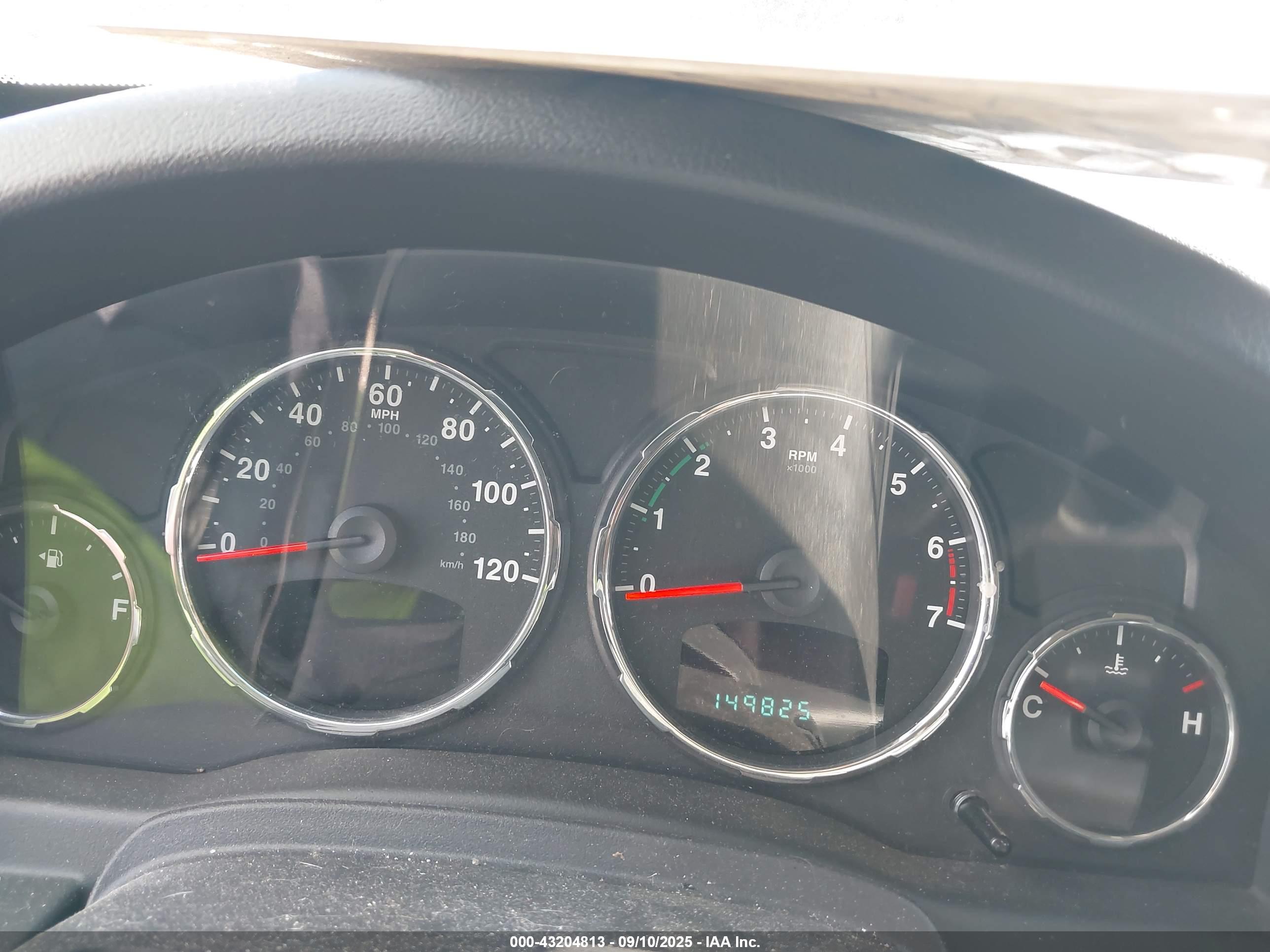 JEEP LIBERTY image 7