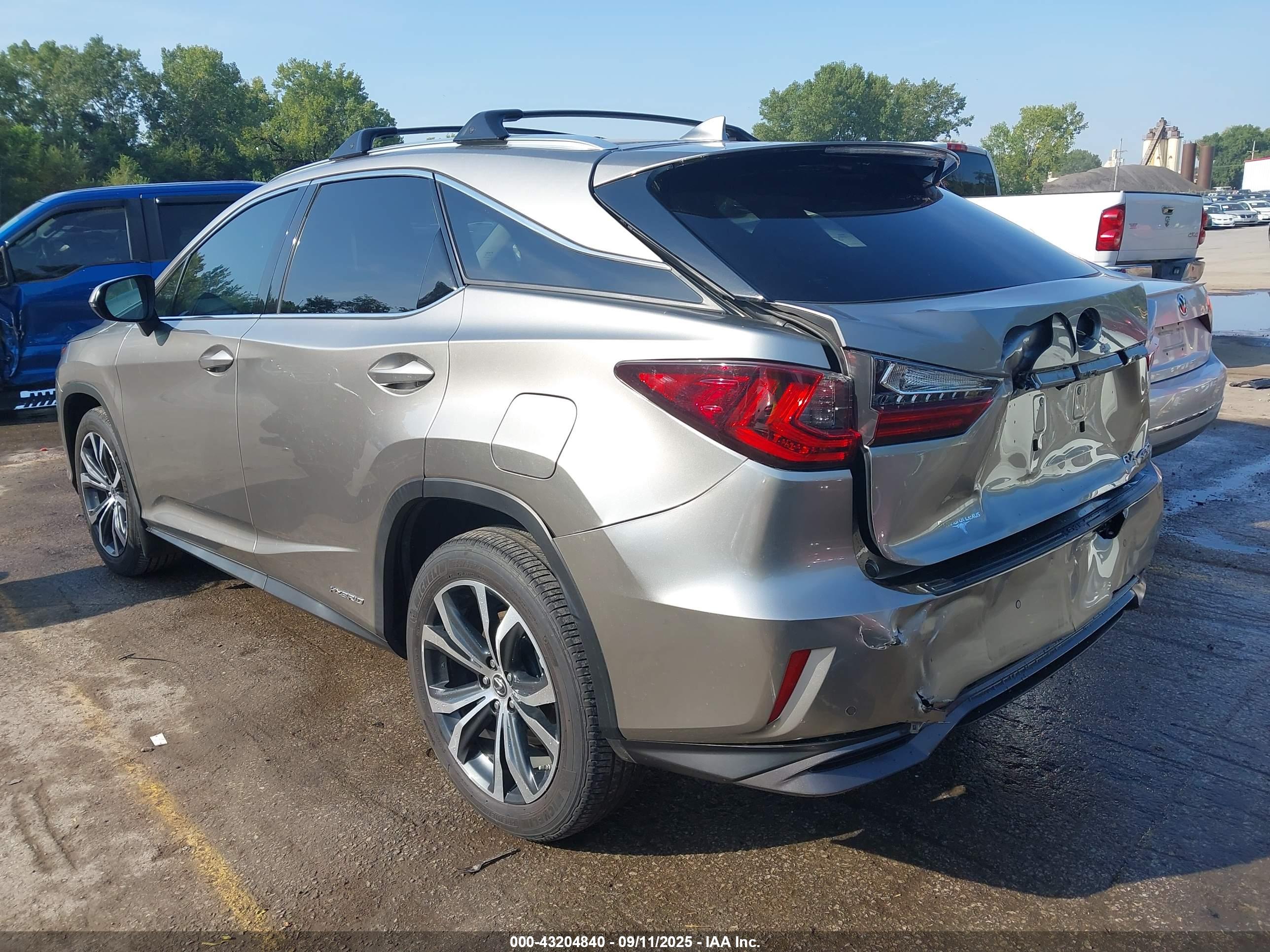 LEXUS RX image 3