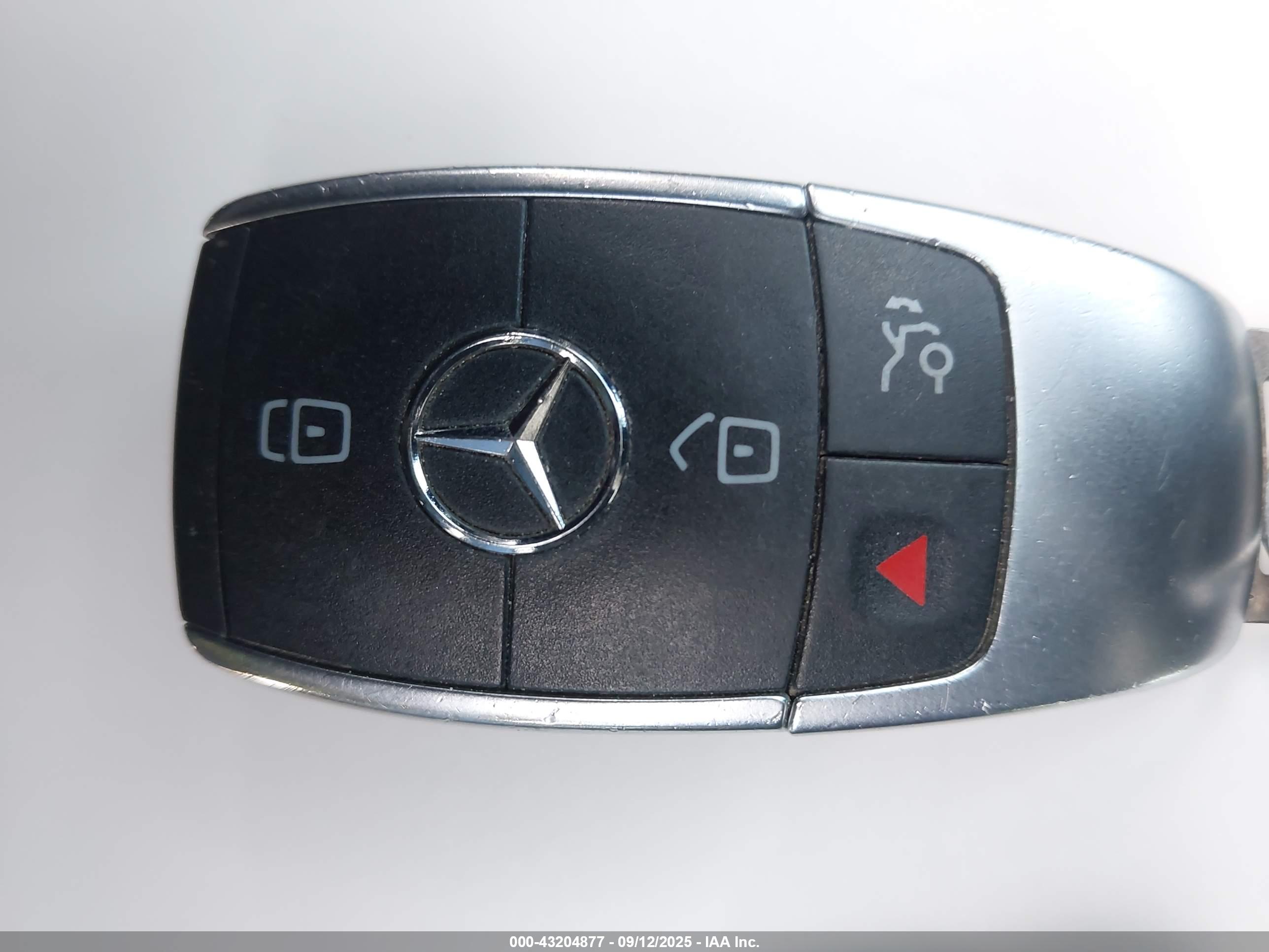 MERCEDES-BENZ A image 11
