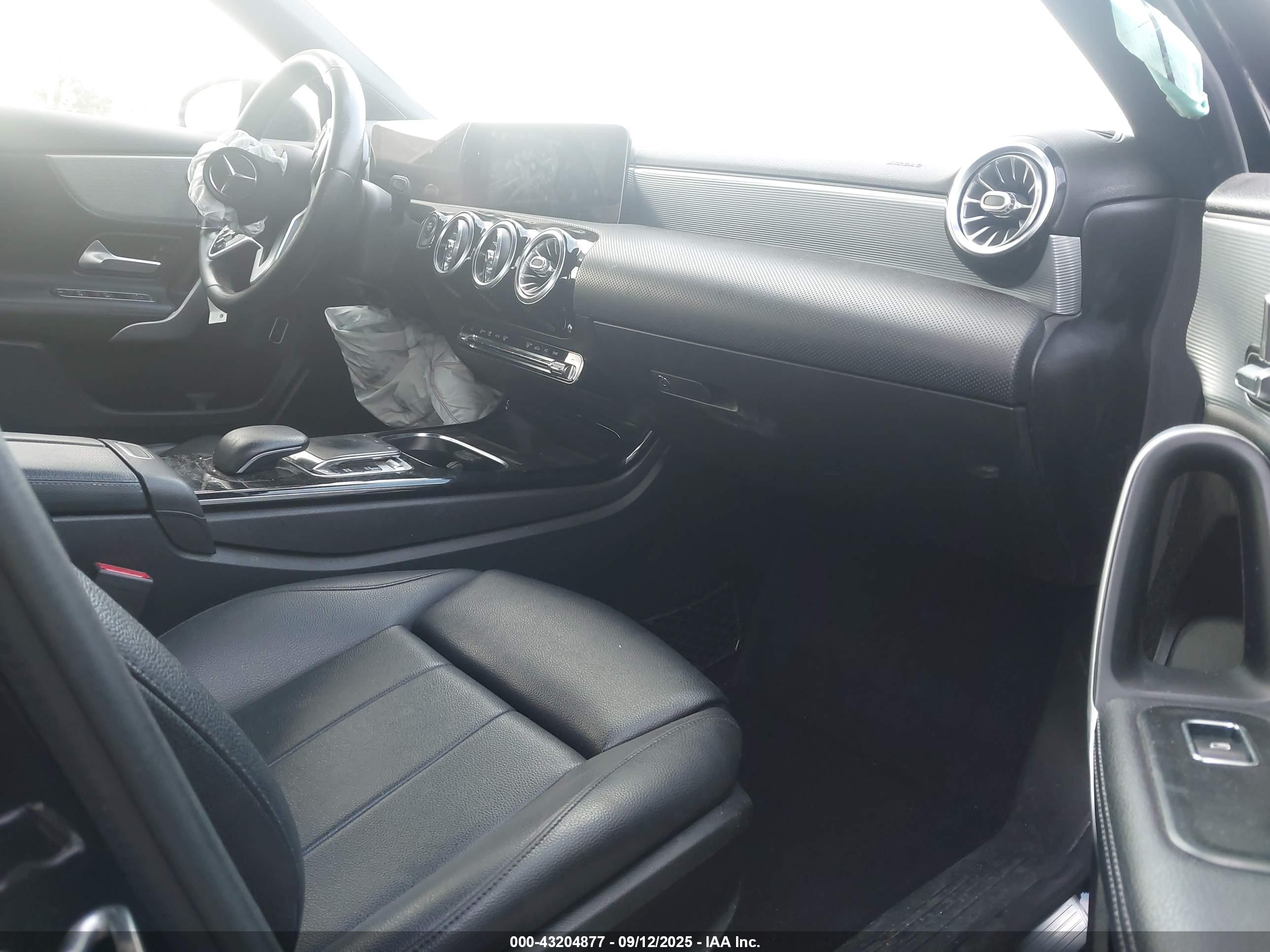 MERCEDES-BENZ A image 5