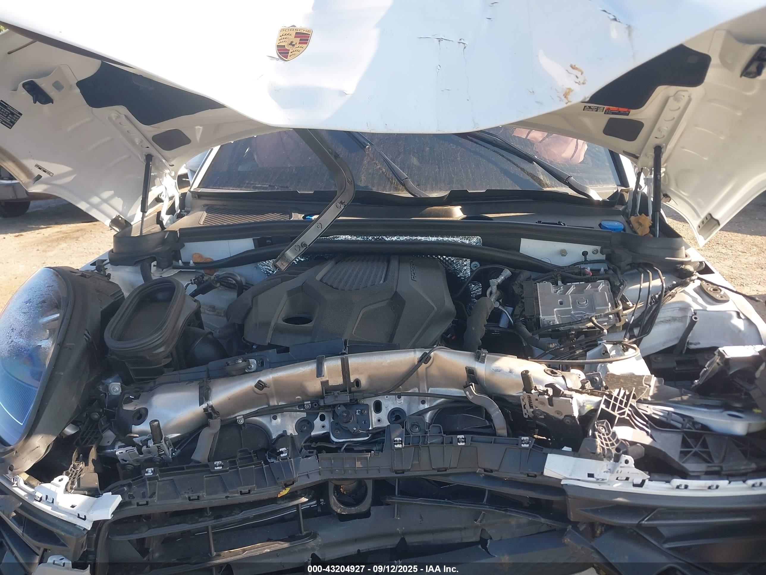 PORSCHE MACAN image 10