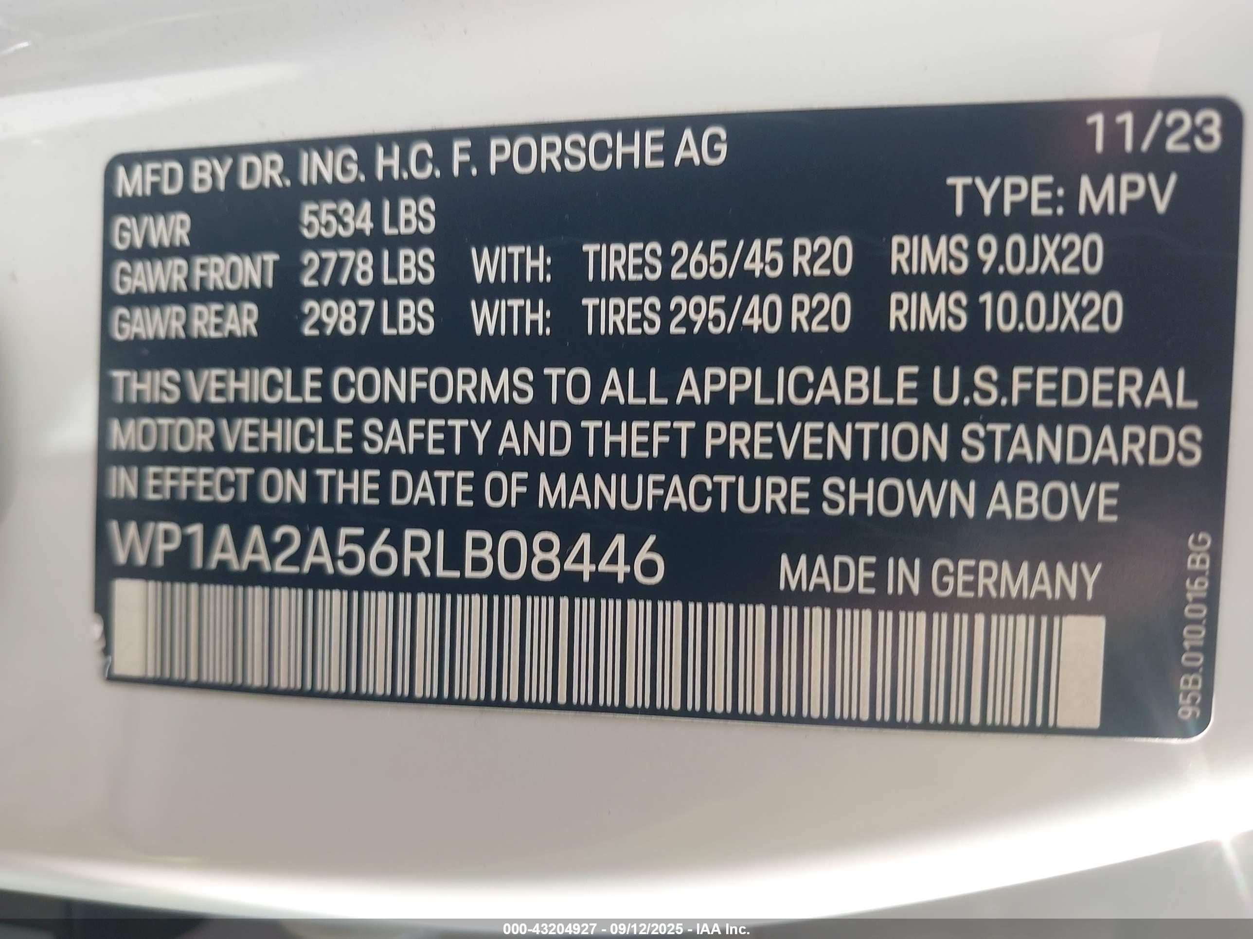 PORSCHE MACAN image 9