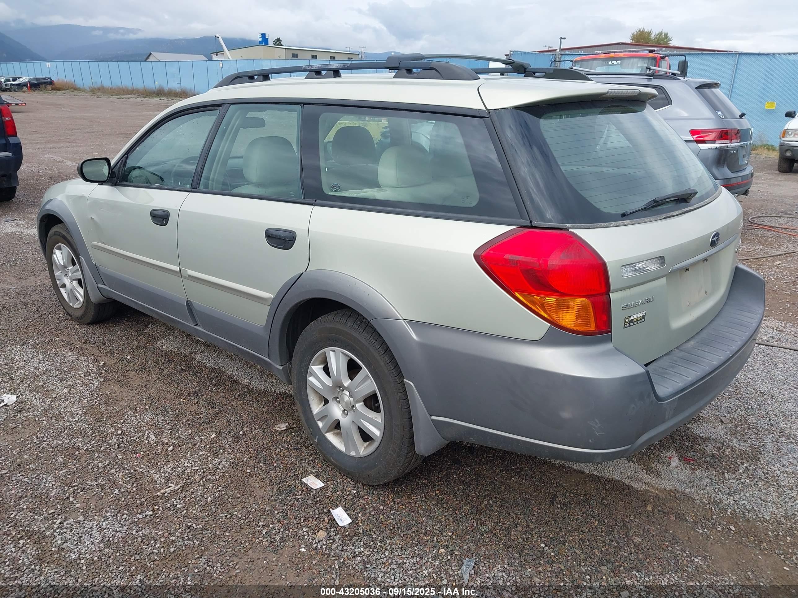 SUBARU OUTBACK image 3