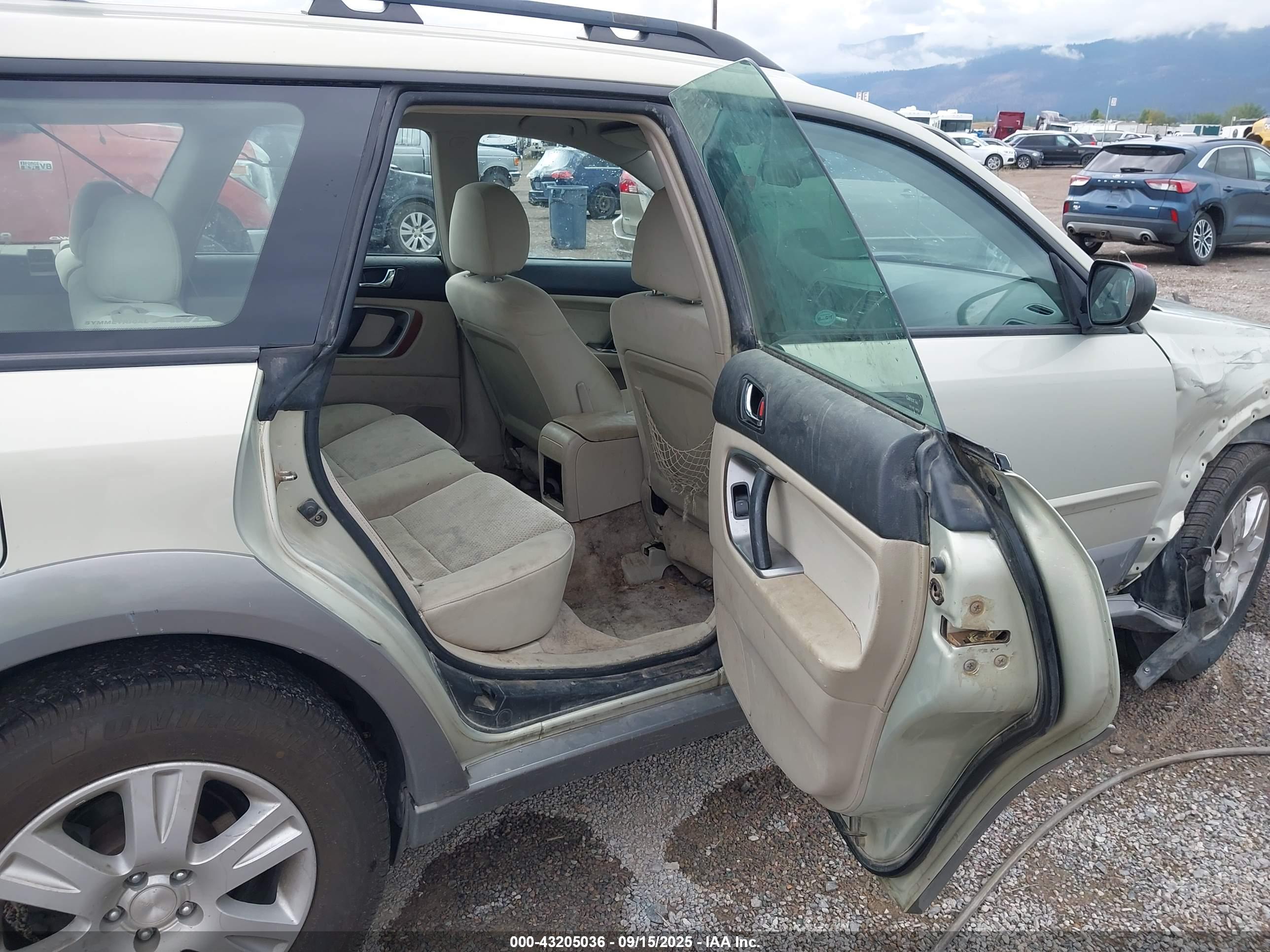 SUBARU OUTBACK image 8