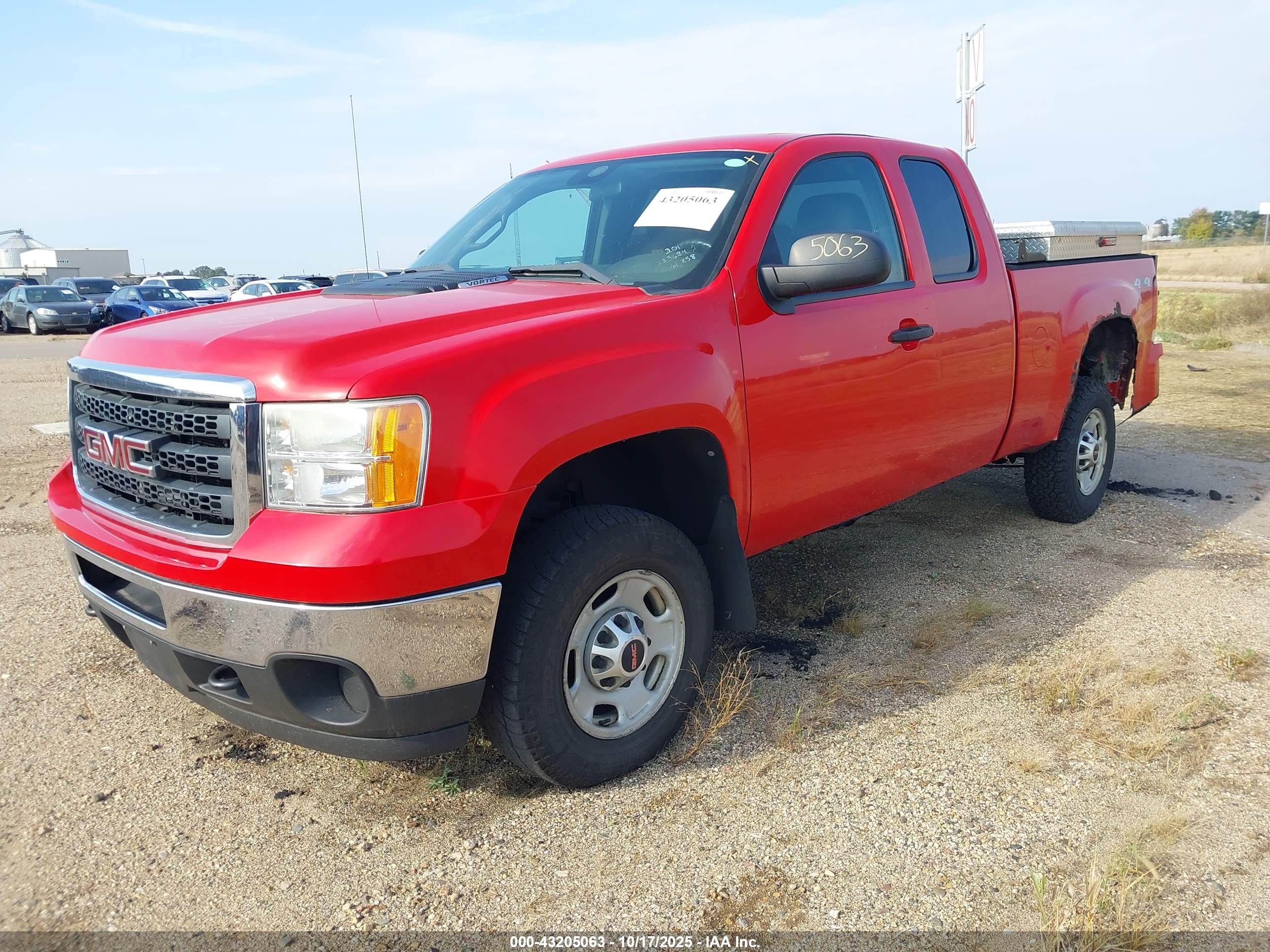 GMC SIERRA image 2