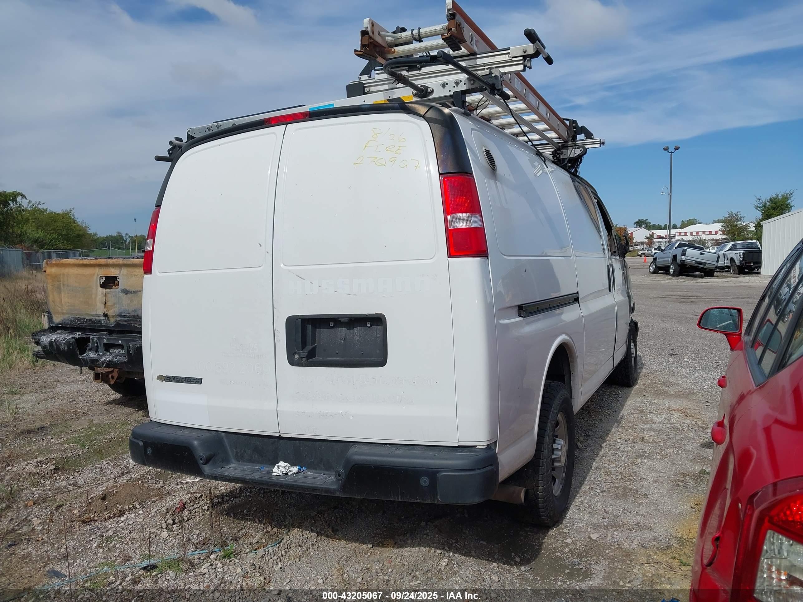 CHEVROLET EXPRESS image 4