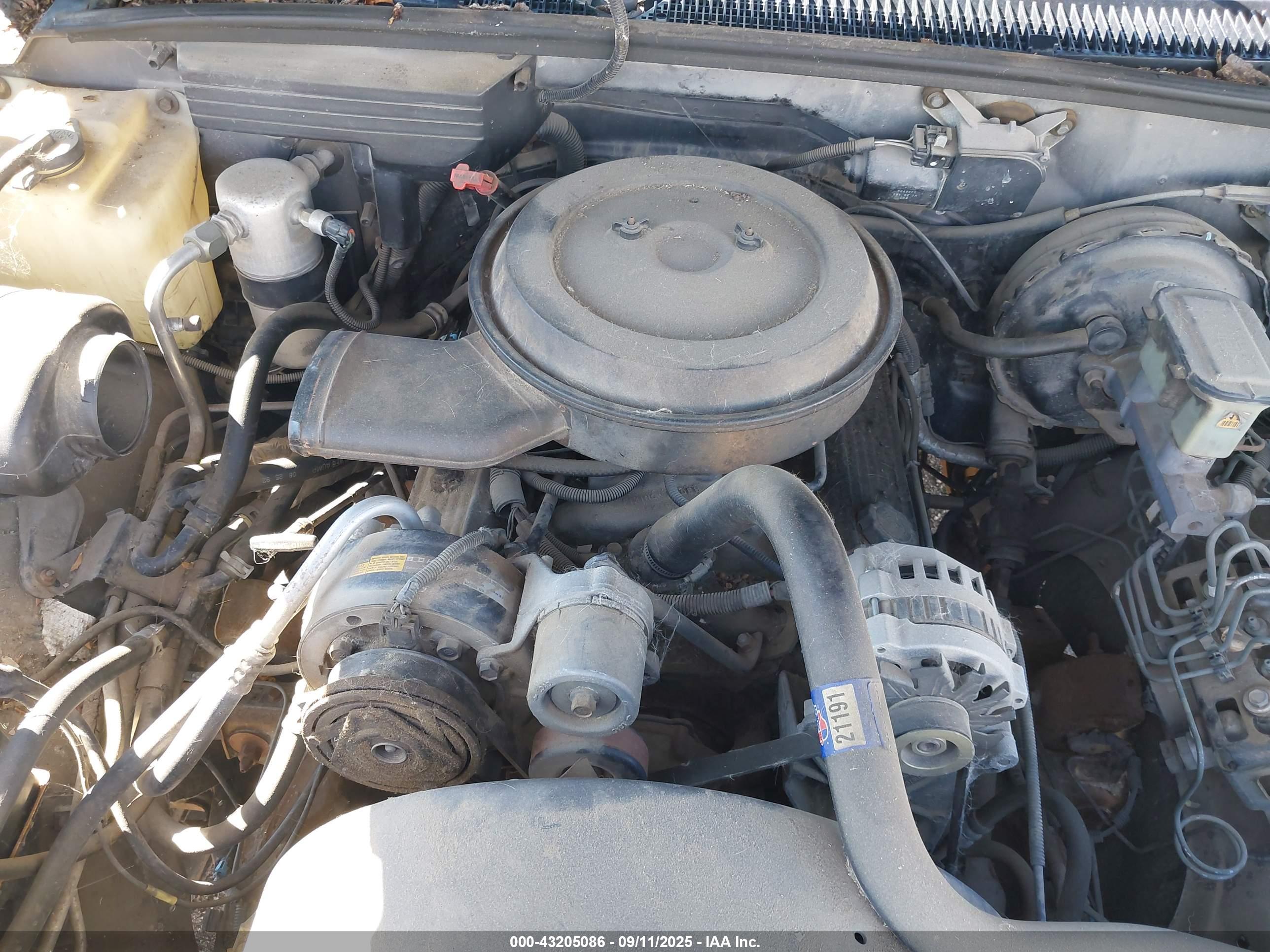 CHEVROLET SUBURBAN image 10