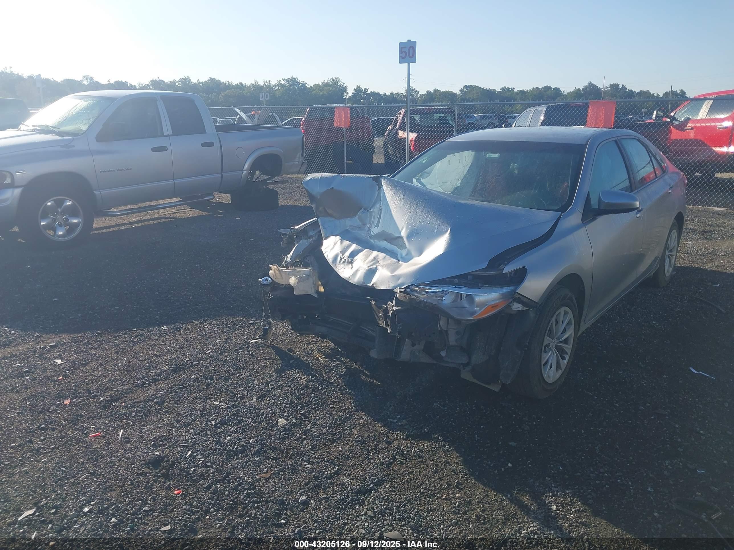 TOYOTA CAMRY image 2