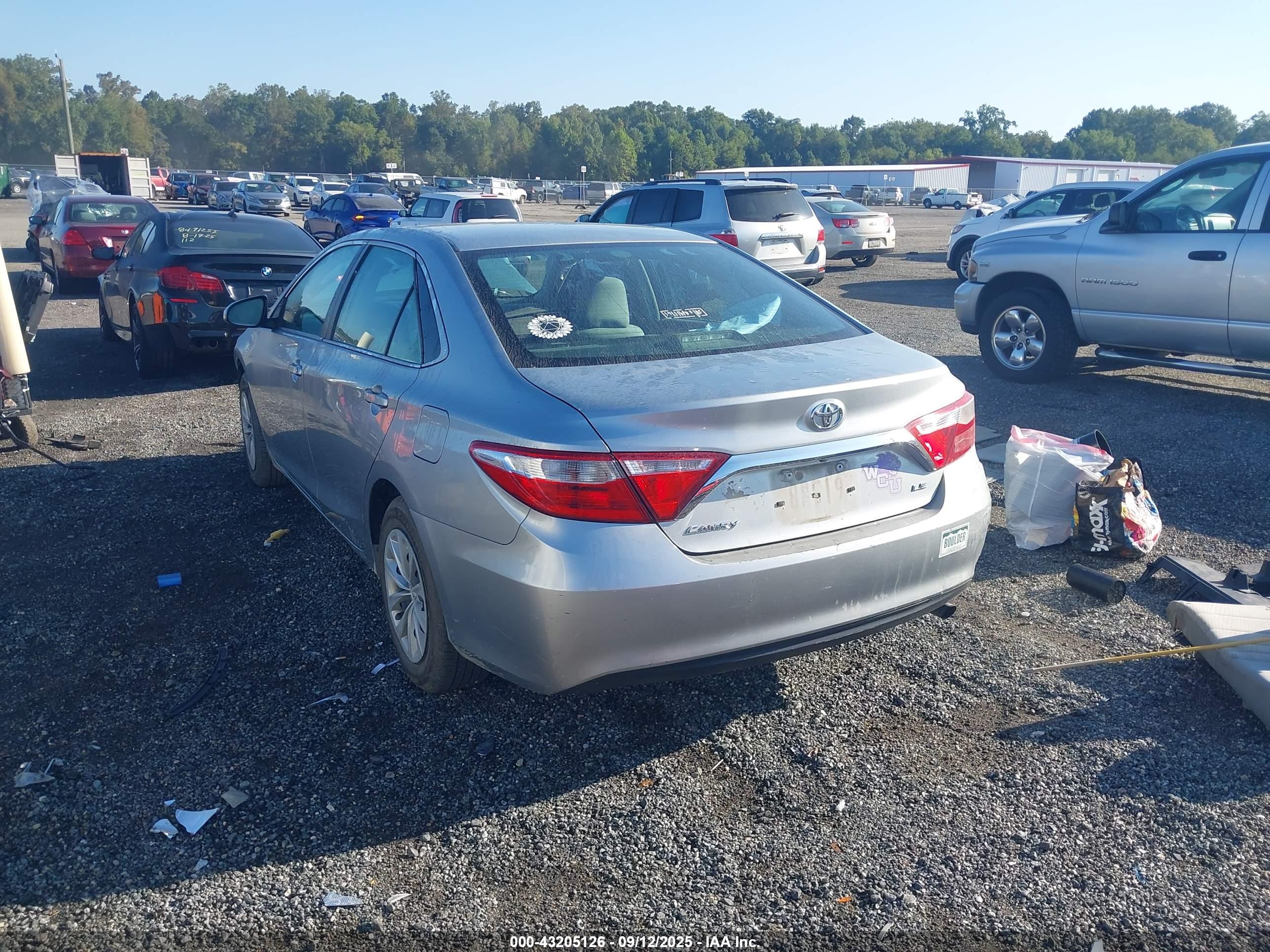 TOYOTA CAMRY image 3