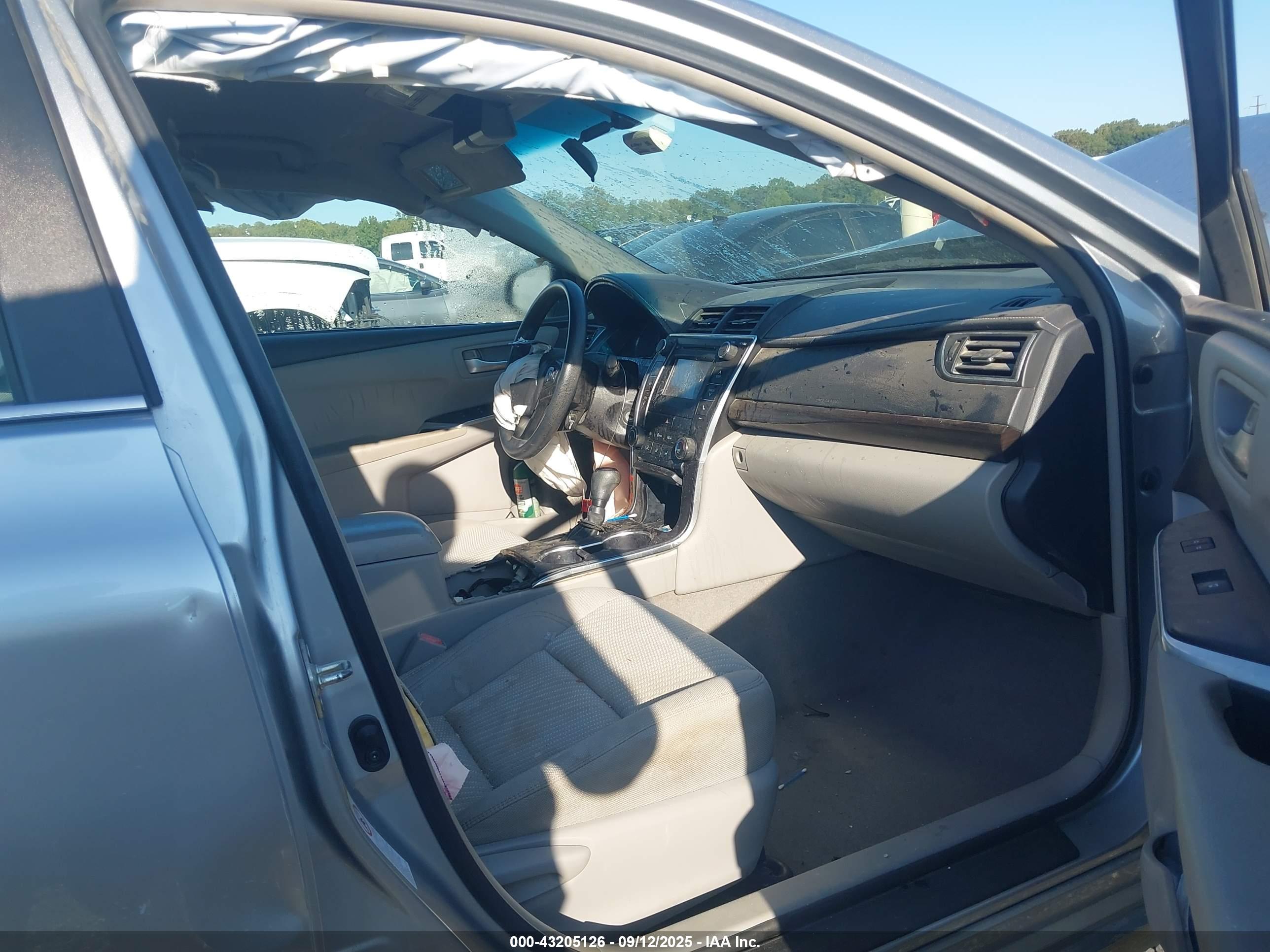 TOYOTA CAMRY image 5