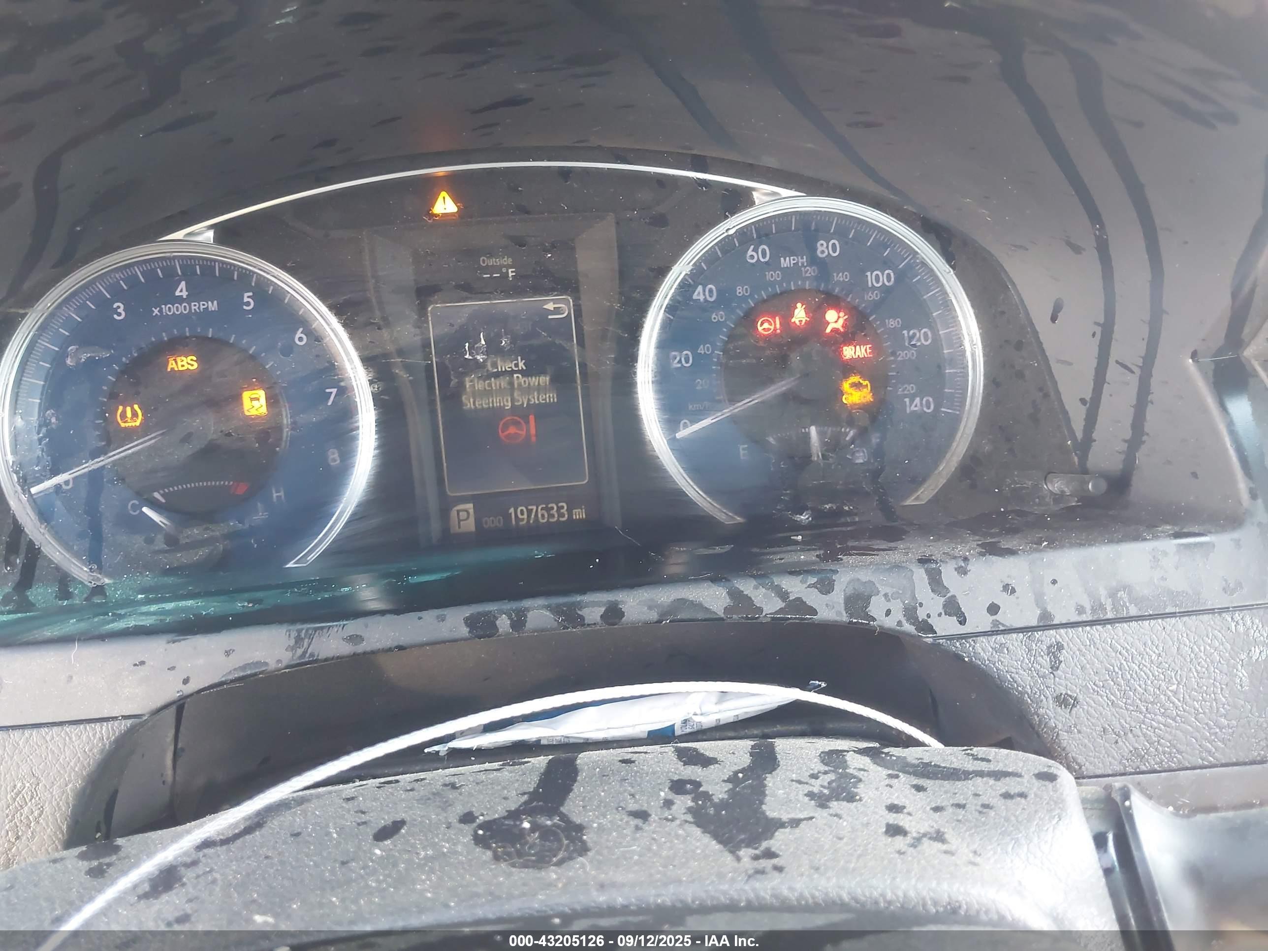 TOYOTA CAMRY image 7