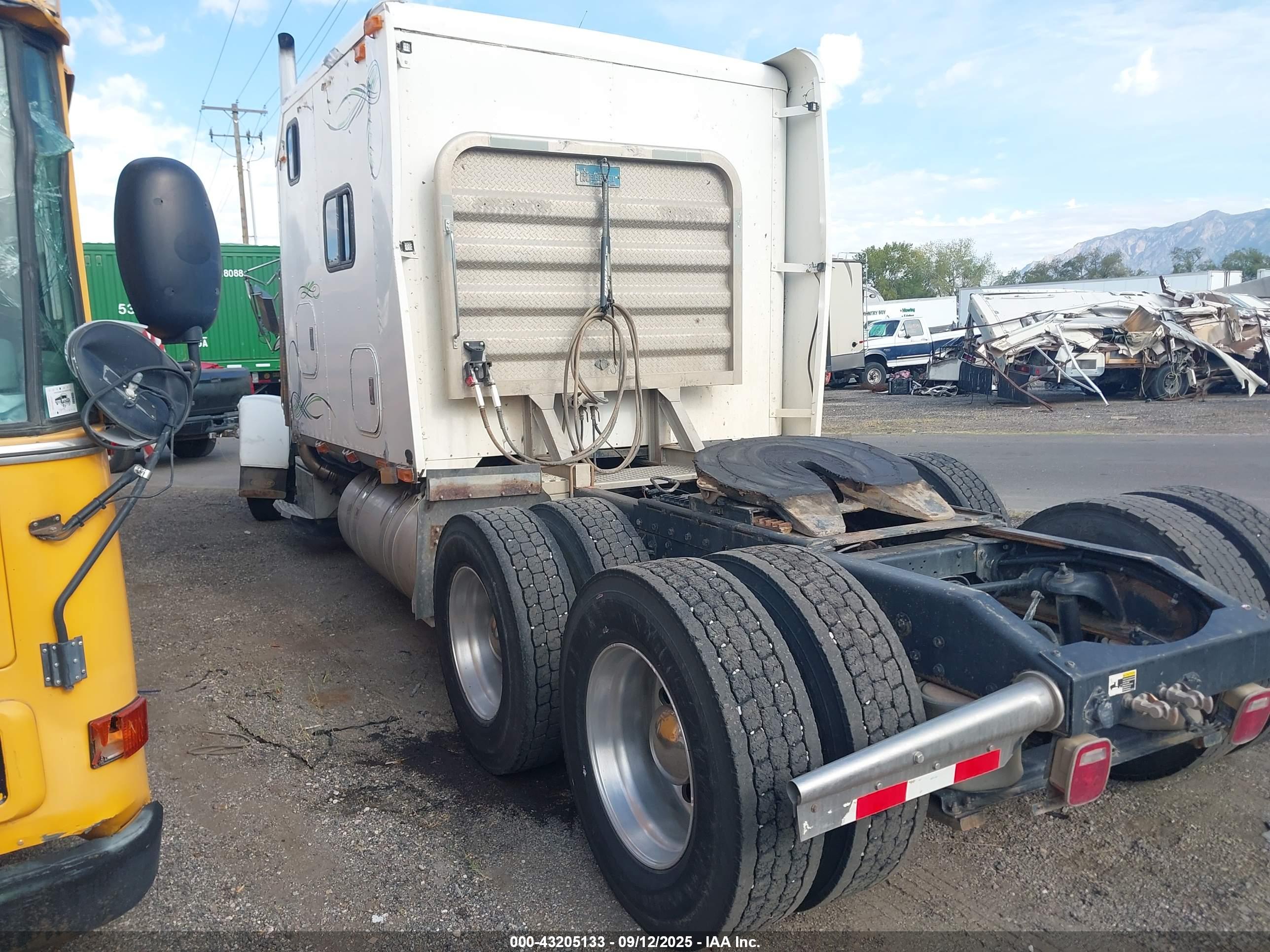 PETERBILT 379 image 3