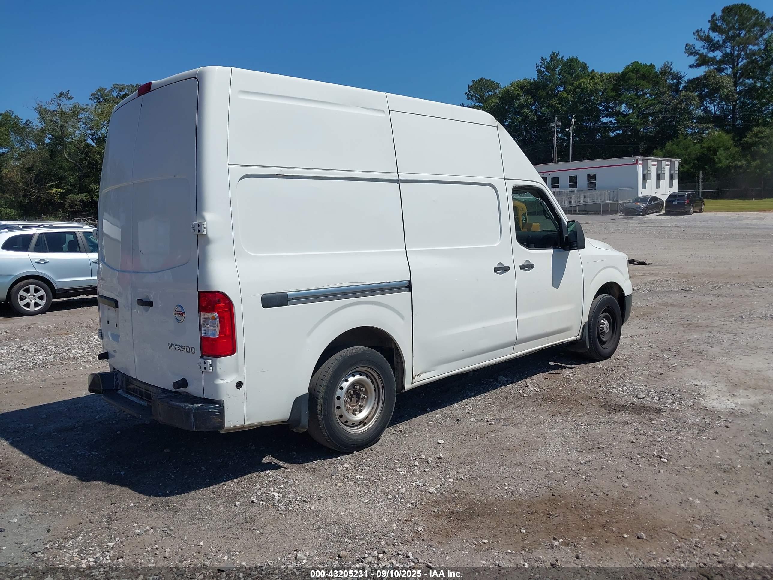 NISSAN NV image 4