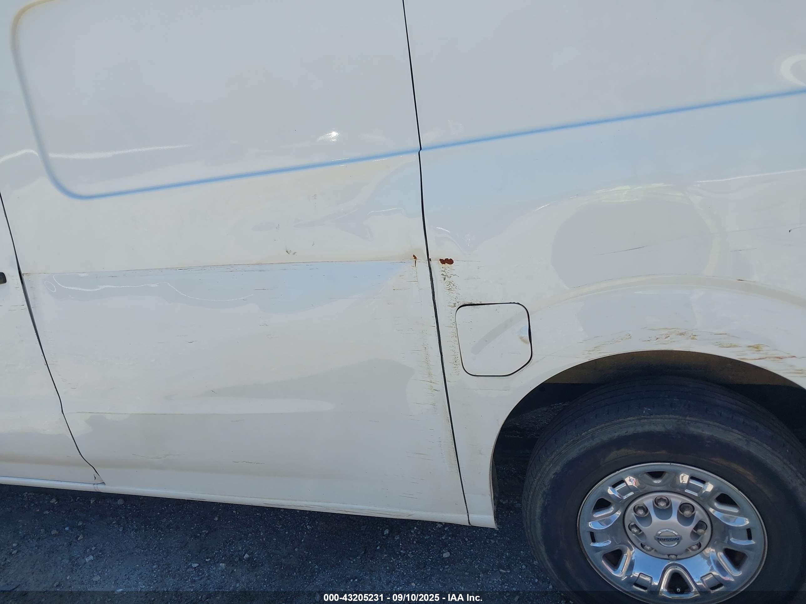 NISSAN NV image 6