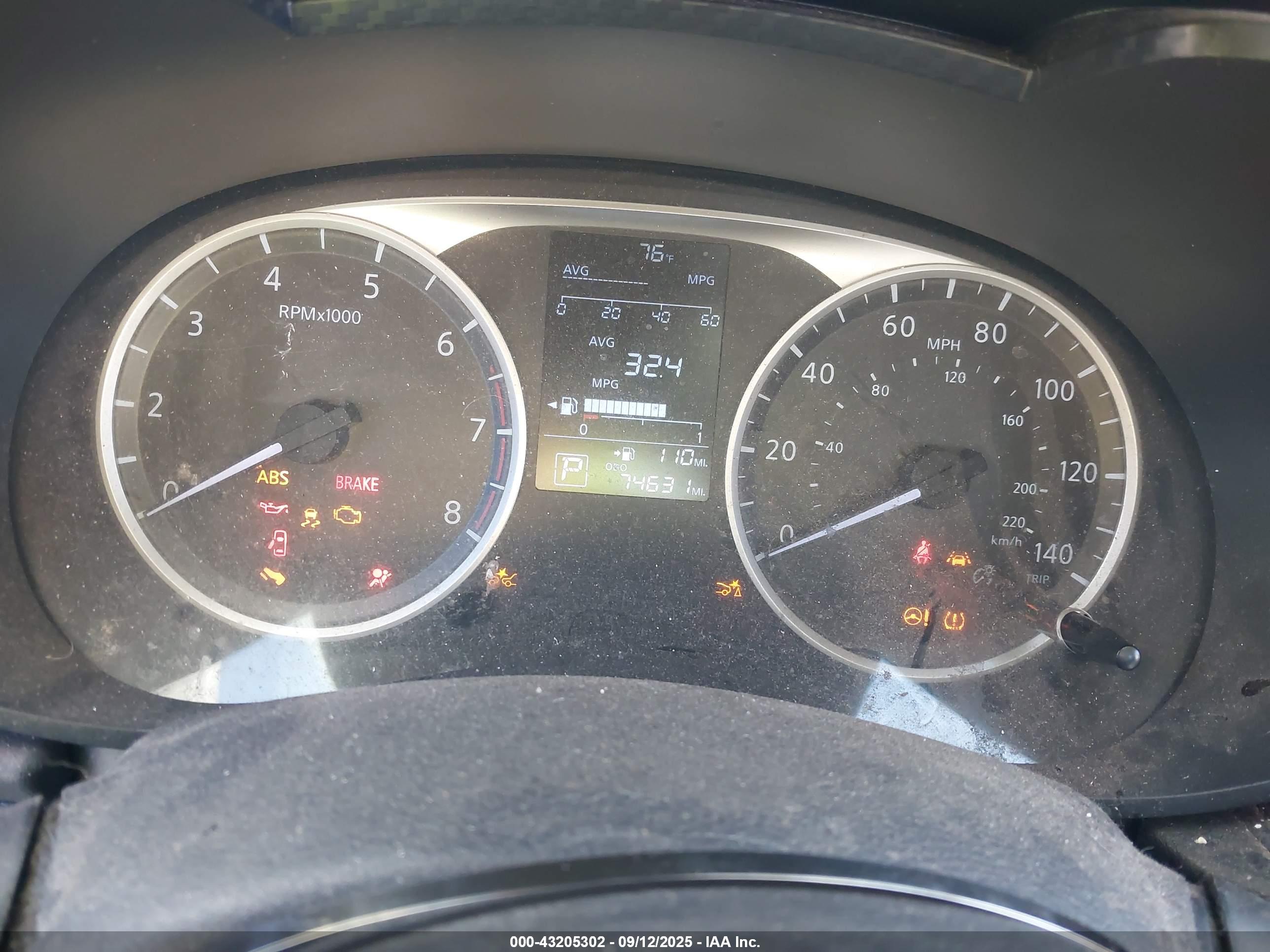 NISSAN VERSA image 7
