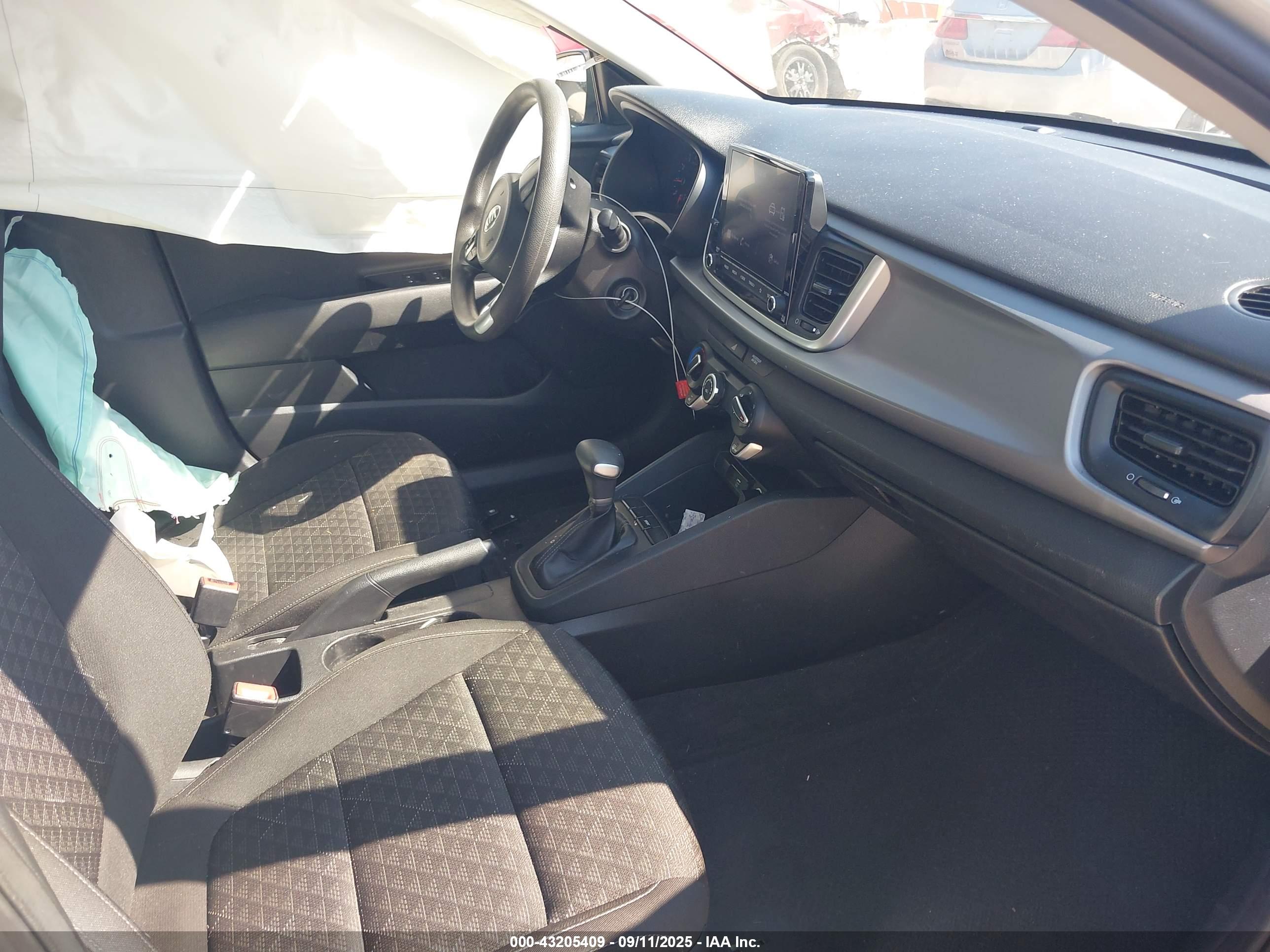 KIA RIO image 5