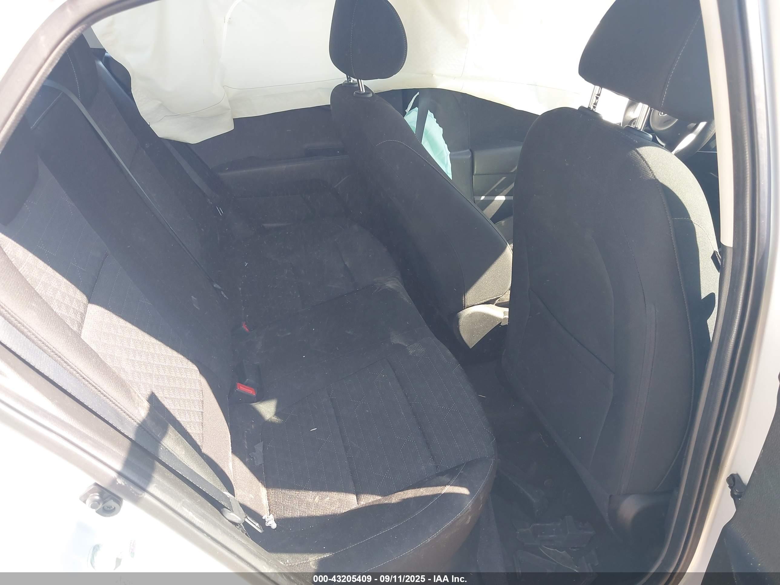 KIA RIO image 8