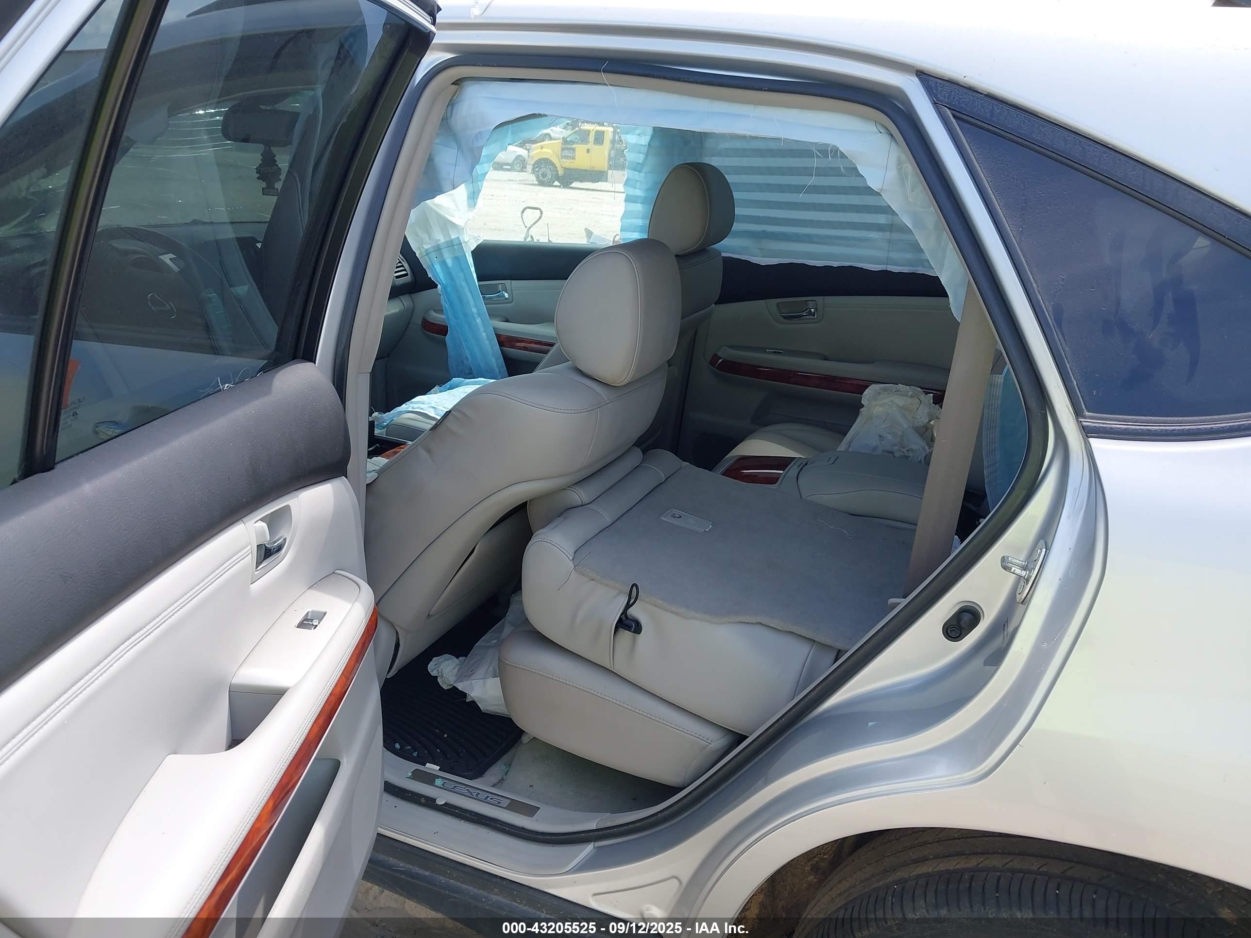 LEXUS RX image 8