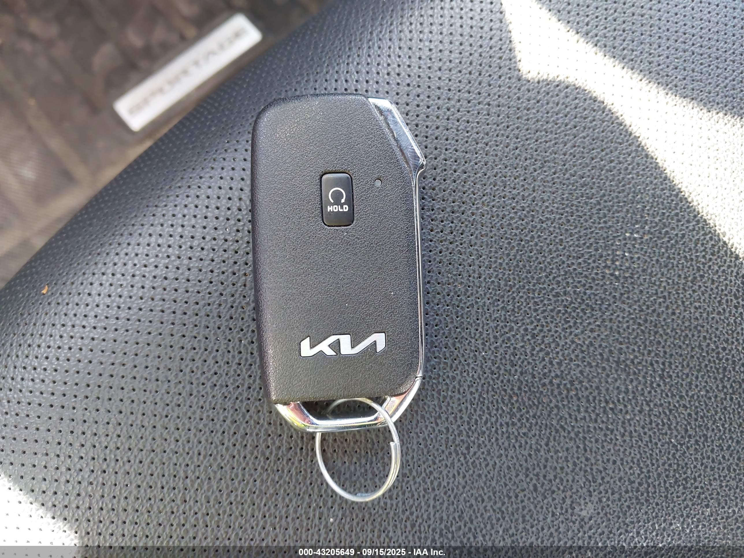 KIA SPORTAGE image 11