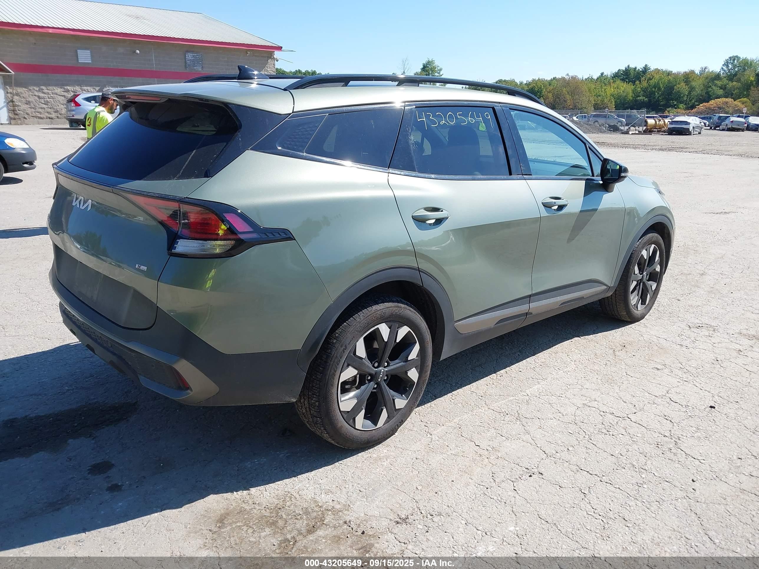 KIA SPORTAGE image 4