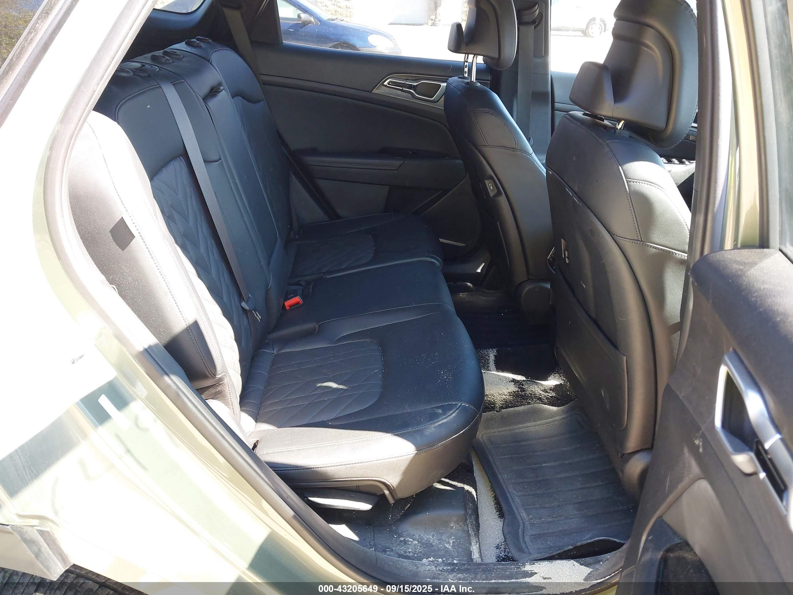 KIA SPORTAGE image 8