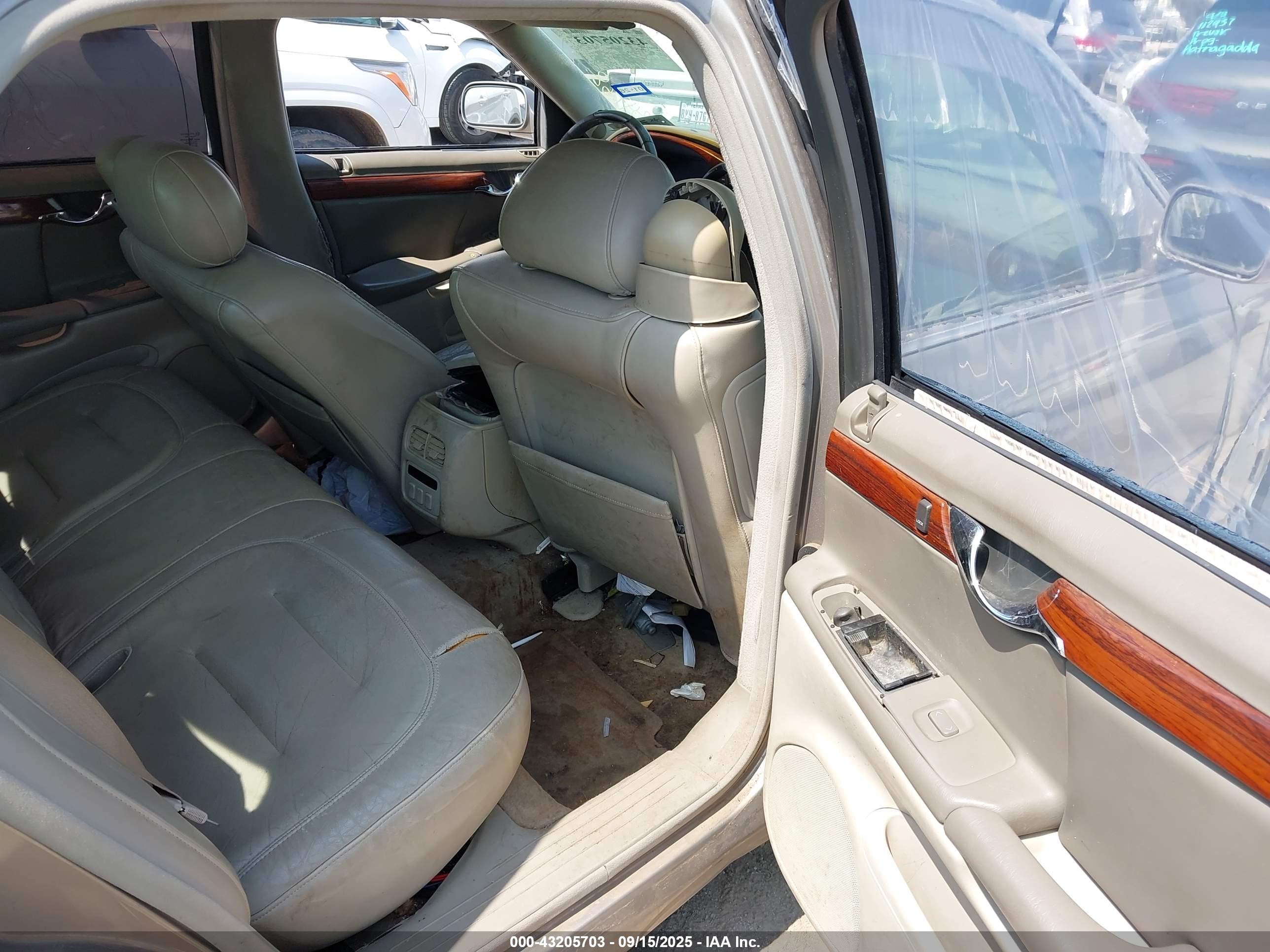CADILLAC DEVILLE image 8