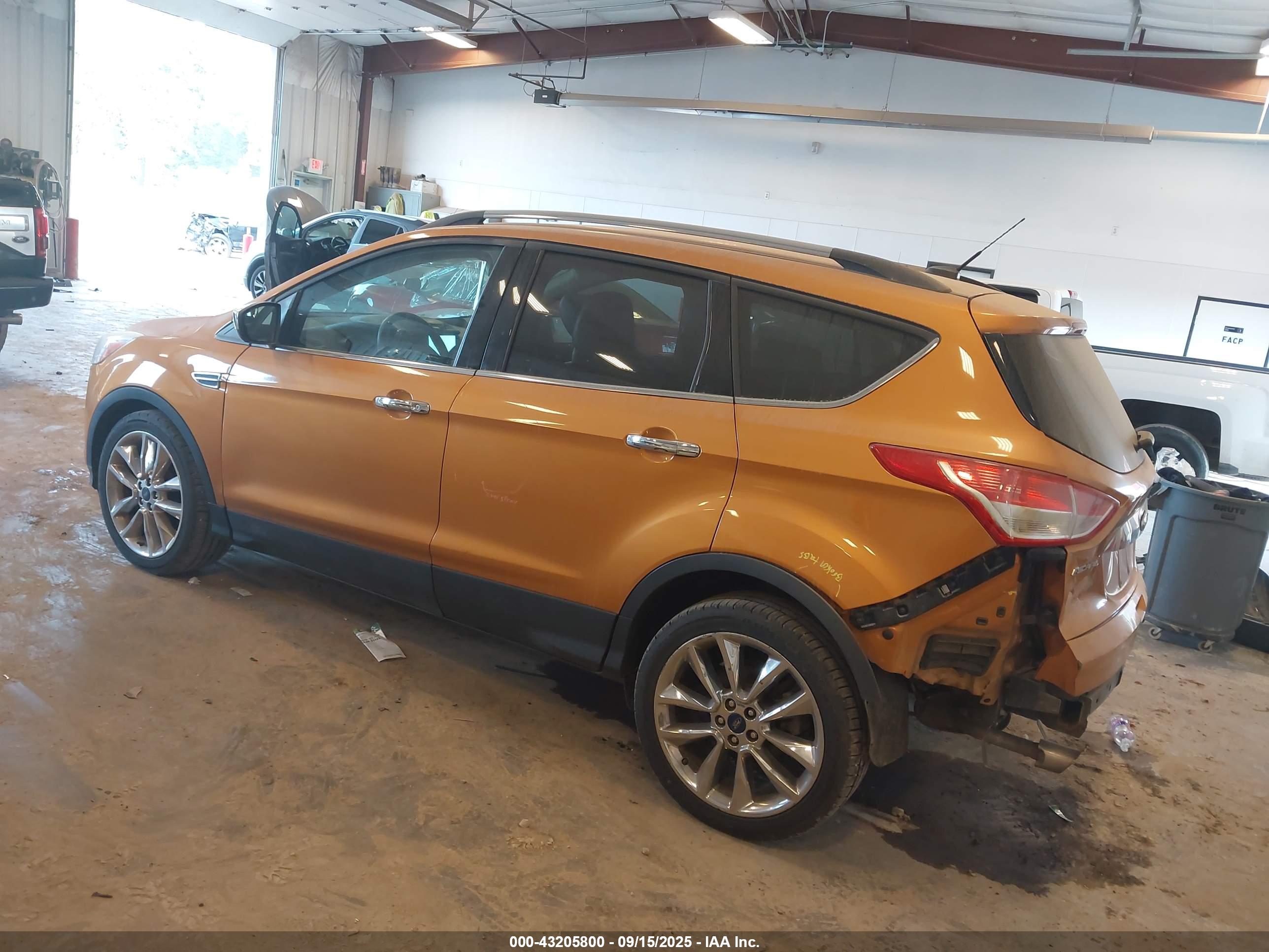 FORD ESCAPE image 3