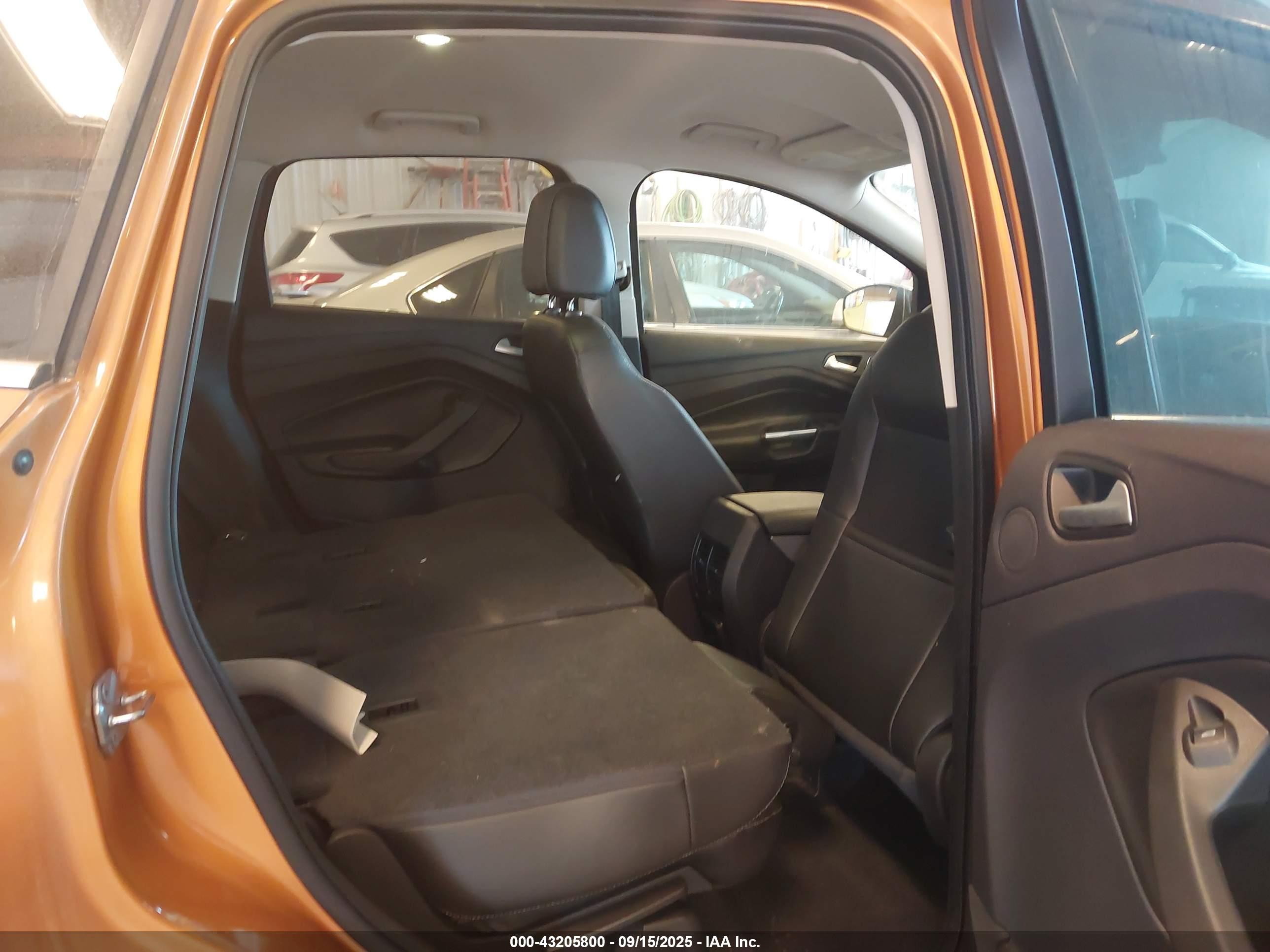 FORD ESCAPE image 8