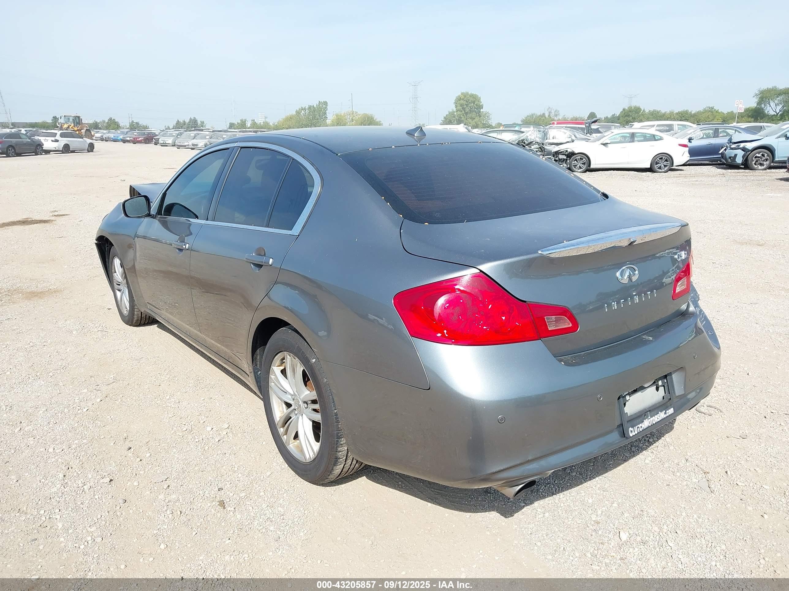 INFINITI G37X image 3