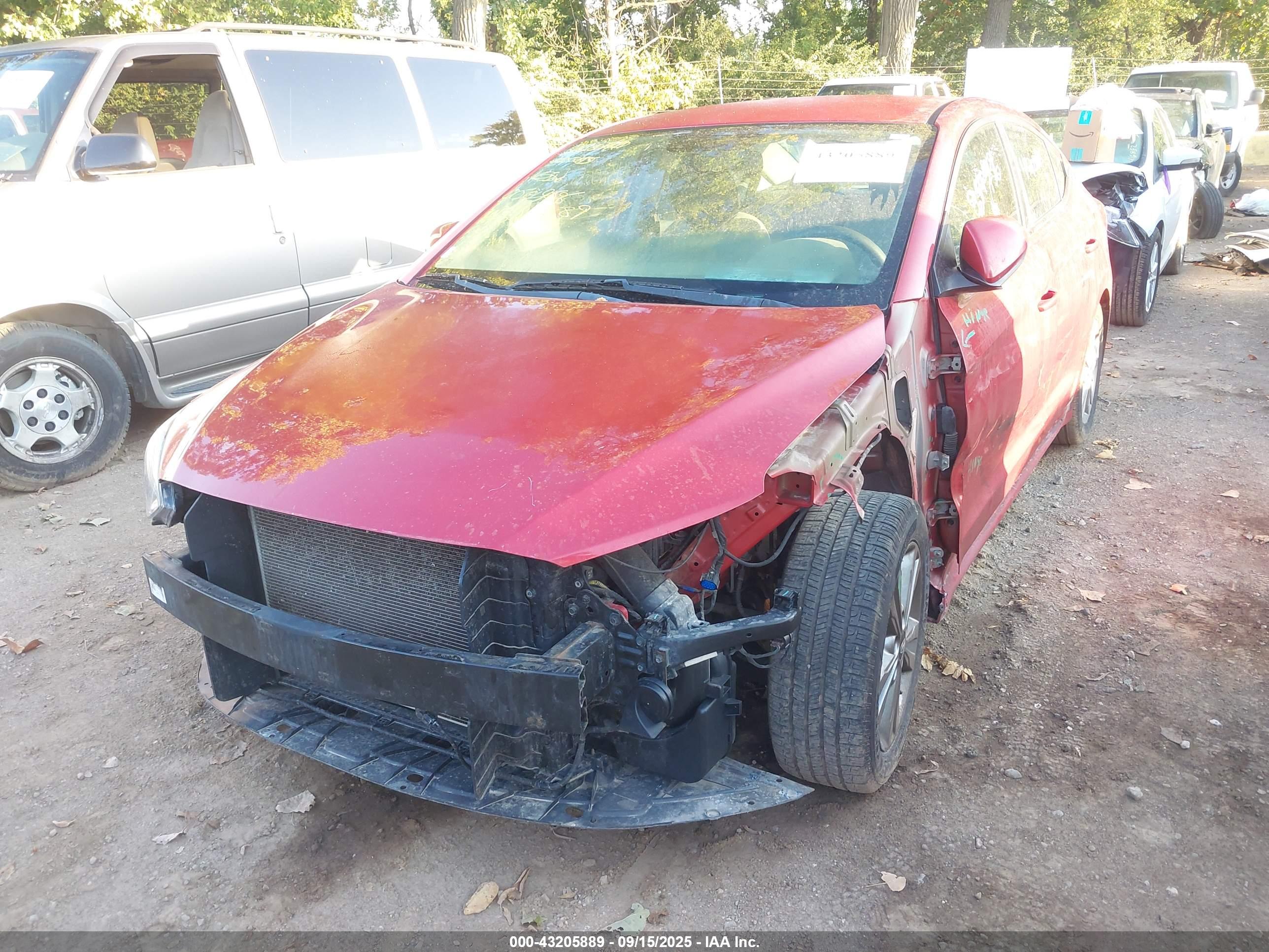 HYUNDAI ELANTRA image 2