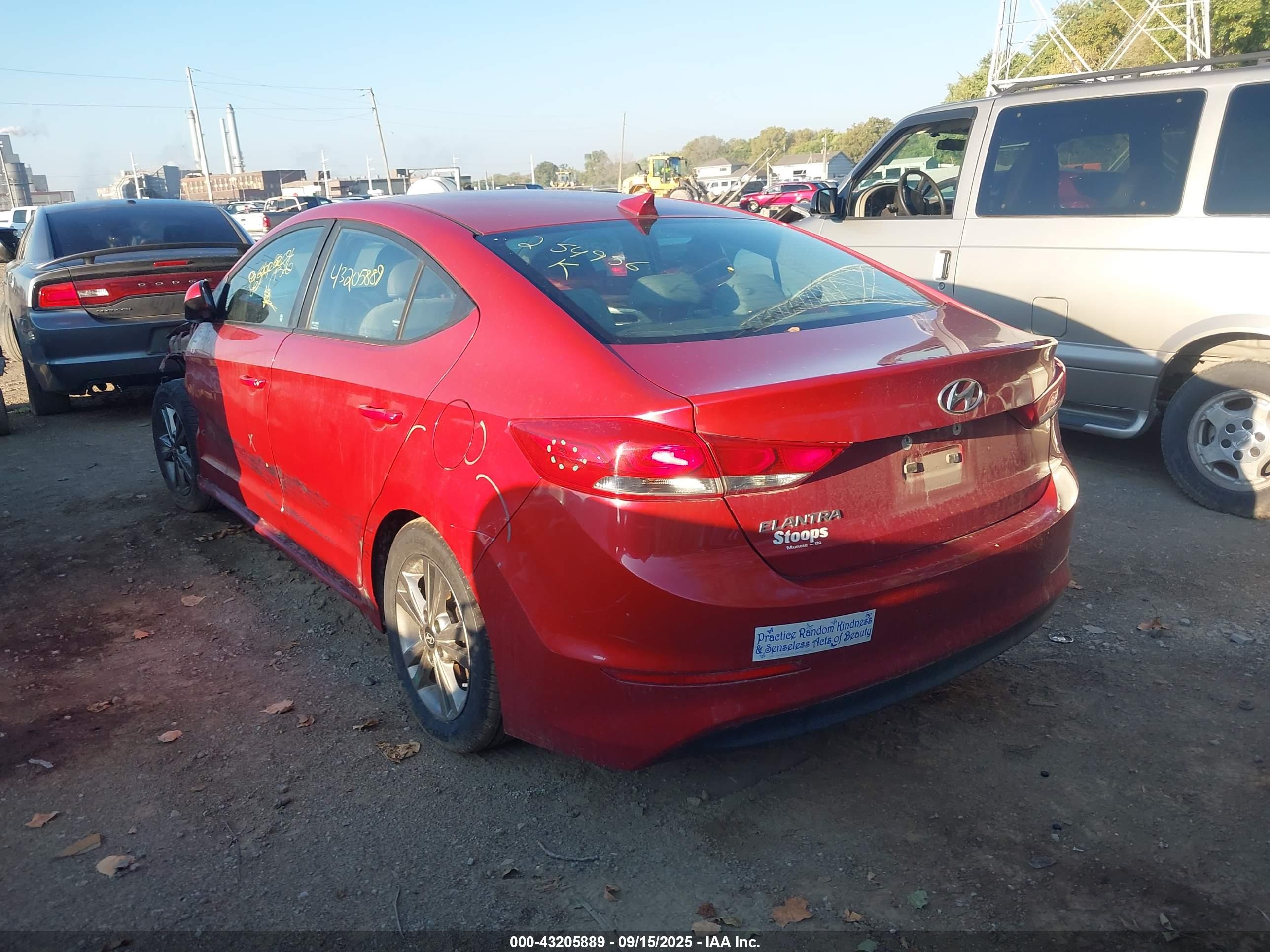 HYUNDAI ELANTRA image 3
