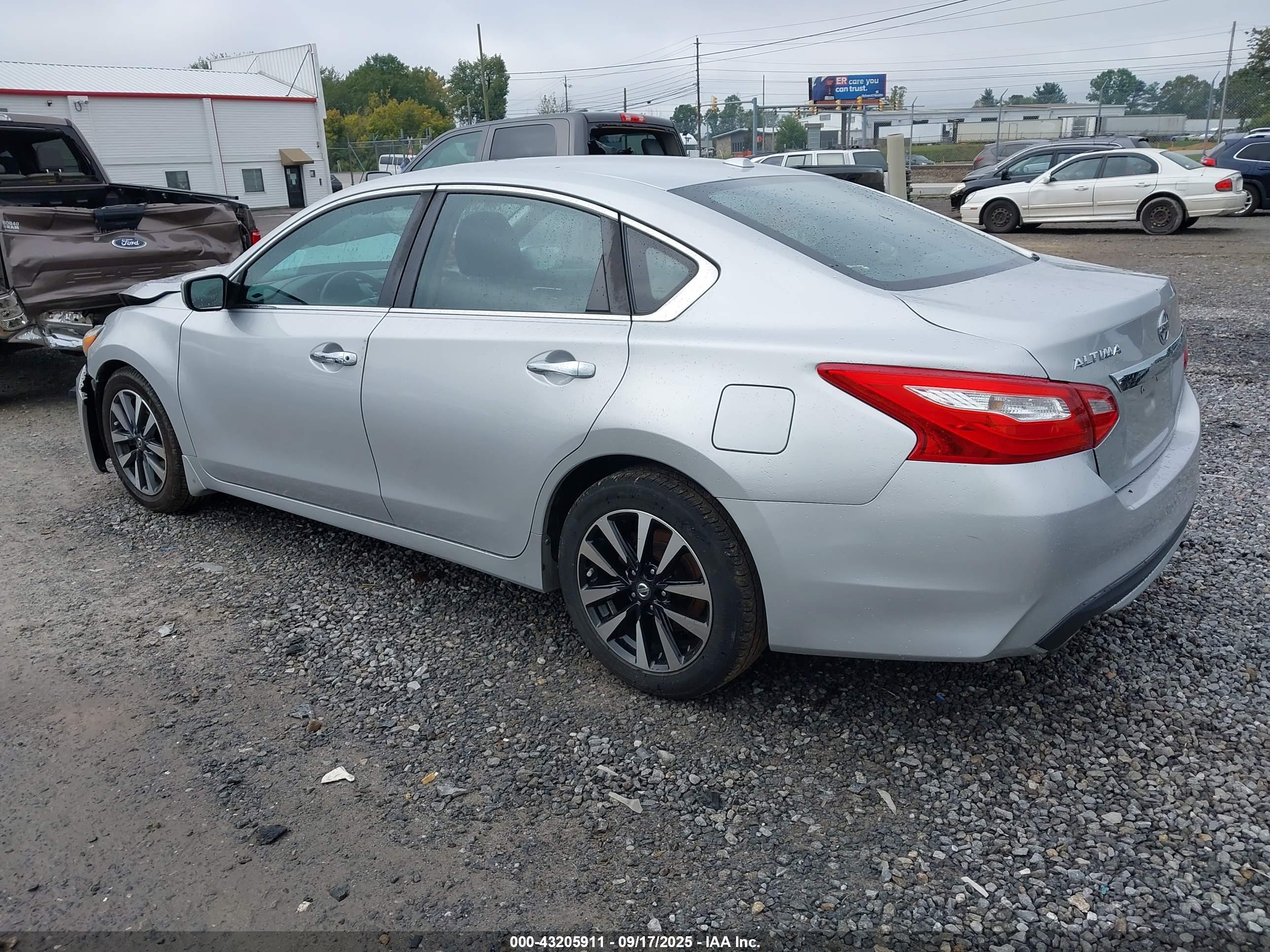 NISSAN ALTIMA image 3